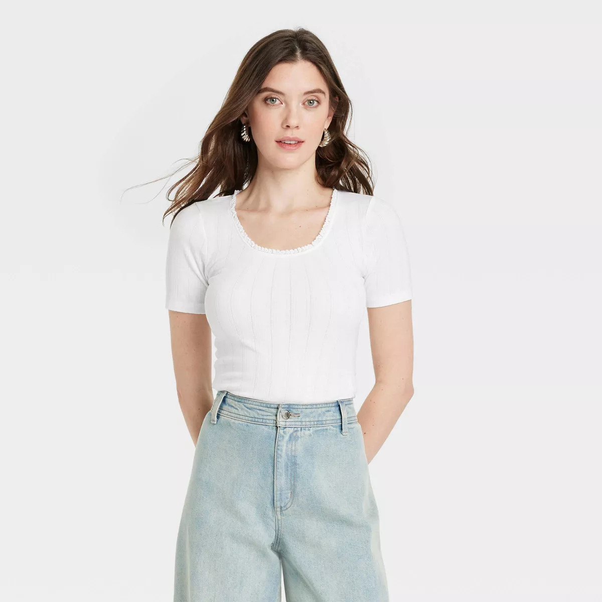 Women's Slim Fit Short Sleeve Scoop Neck T-Shirt - Universal Thread™ White M | Target