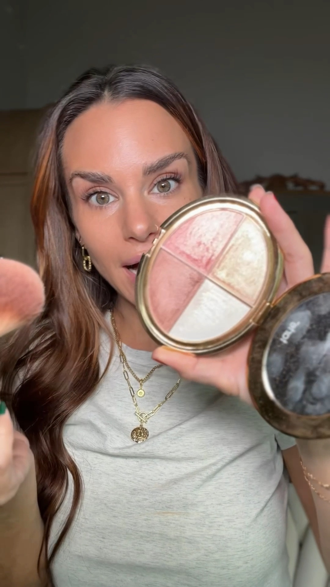 Work smarter, not harder! ✨ This Glow Wardrobe Palette is your all-in-one highlight, eye, and cheek moment quick glam, travel glam, mom-life glam… she does it all 😍 

#TayBeckerBeauty #TayBecker
#tartecosmetics #tartewardrobepalette #glowwardrobe #charlestonbeauty #momstylevibes #reellife #makeupfinds