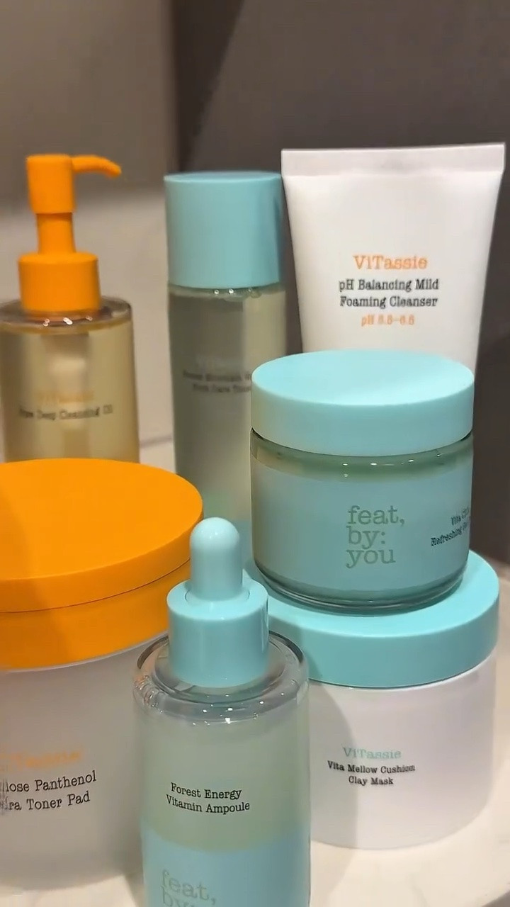My skin is very unpredictable time to time due to fluctuating hormones, and I’ve been struggling for acne and sensitive skin. I love k-beauty so much it’s never enough to try new ones that suits my skin ! 

I’ve been trying the new @featbyyou_global k-skincare range for the last 3 weeks and I am seriously loving it !

This range features vegan friendly ingredient like Vitamin C, Hyaluronic Acid and antioxidants, which helps revitalize tired skin, replenish lost moisture, banish blemishes, and  soothing my redness and inflammation. 

feat: 
- vitassie pore deep cleansing oil
- vitassie forest energy vitamin ampoule spot solution
- vitassie ph balancing mild foaming cleanser
- vitassie pure water first care toner
- vitassie vita cira refreshing gel cream
- vitassie vita mellow cushion clay 
- vitassie pore deep cleansing oil
- vitassie cellulose panthenol hydra toner pad

#LTKaustralia #LTKbeauty