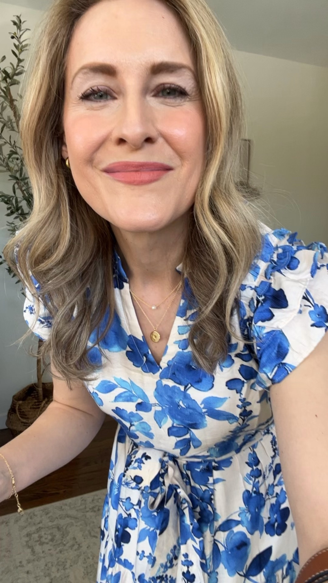 Wore this Amazon dress today for my daughter’s First Holy Communion and it was perfect, I felt beautiful and comfortable all day! I went up one size to a medium. (You don’t have to size up but if you’re on the fence, go up). #amazonfashion #amazonfinds