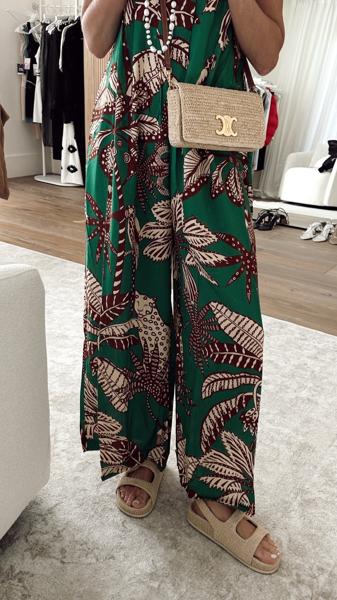 I’m just shy of 5-7” wearing a size small in this jumpsuit✨
StylinByAylin, Aylin

#LTKStyleTip #LTKSeasonal #LTKBeauty