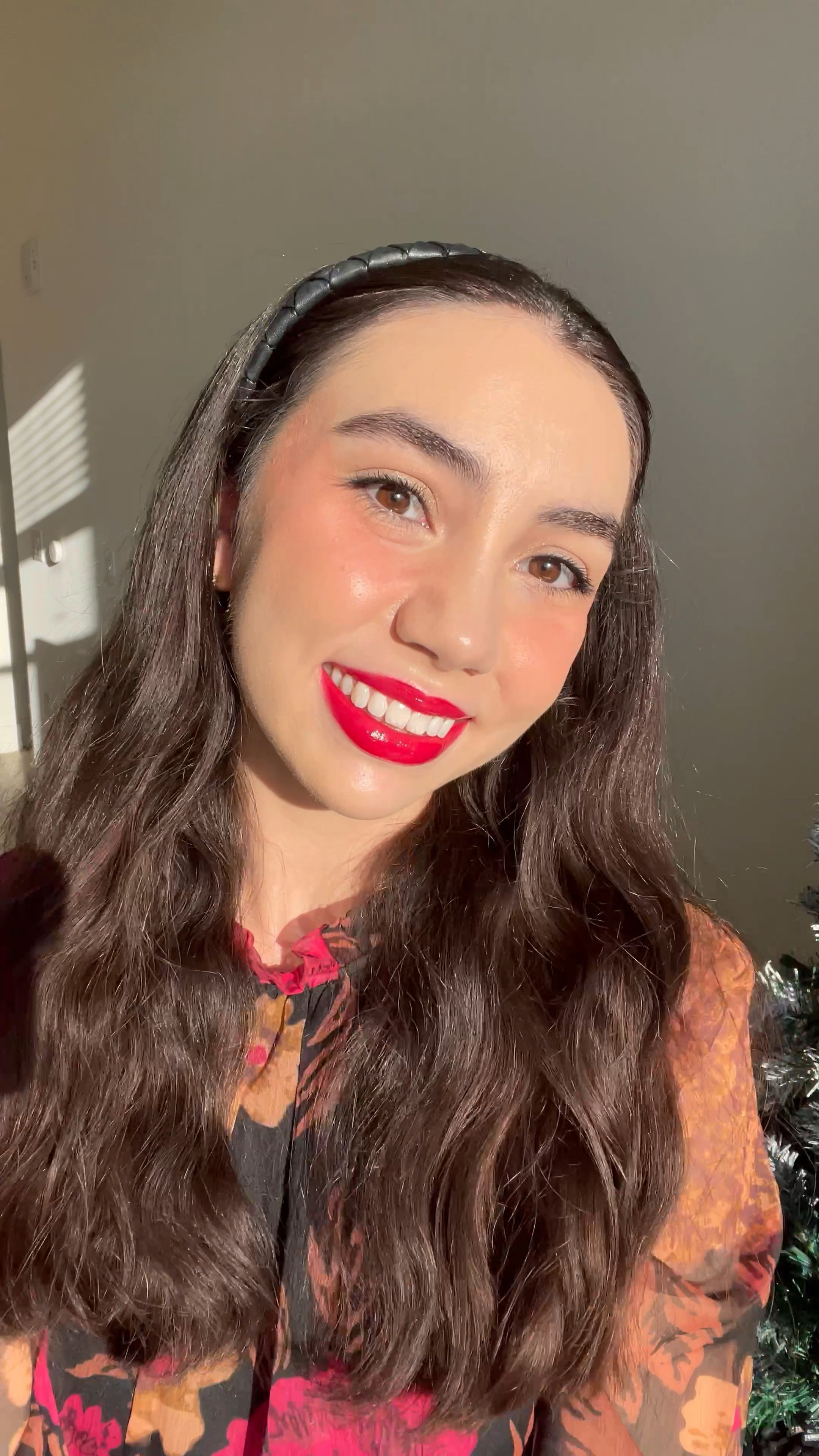 The perfect holiday red lip! Made easy! A bright red lip = instant confidence boost!💋💫 You can get the look so easily by layering a @summerfridays LBB over @charlottetilbury’s lip cheat liner in shade kiss n tell. Make sure to fill the lip in half way for the best results and smudge the liner out a bit! I love that this lip combo lasts for hours and is super comfortable on the lips!

#LTKHoliday #LTKbeauty #LTKSeasonal