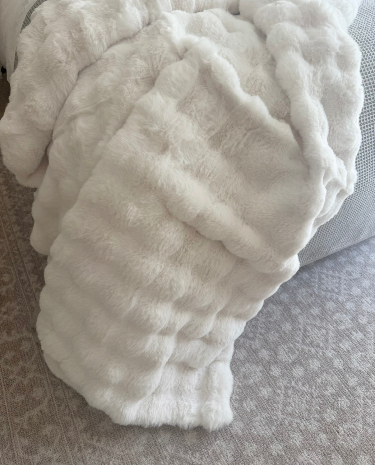 🤎 47% OFF my new Lola look-alike blanket!!

so soft and such a good look for less 🙌 tons of colors + sizes all on sale right now

see it + more included in the sale ⬇️

#LTKHome #LTKdayinmylife #LTKSaleAlert