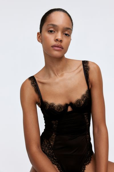 Lace-detail body | H&M (UK, MY, IN, SG, PH, TW, HK)
