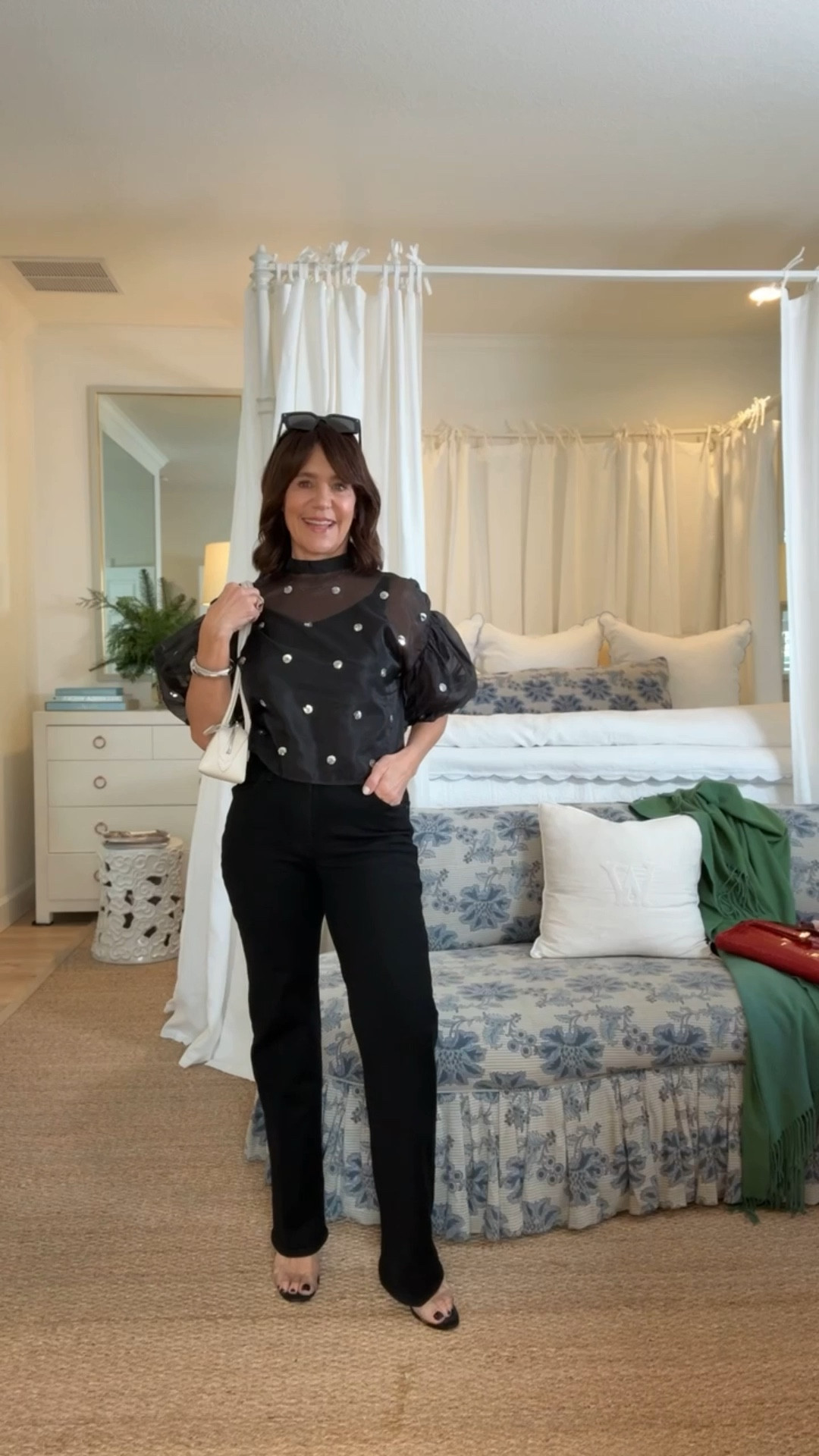 This jean has been one of my recent faves and I just got it in this great black wash! So perfect for winter and easy to dress up🤍🌟

@evereveofficial #everevepartner