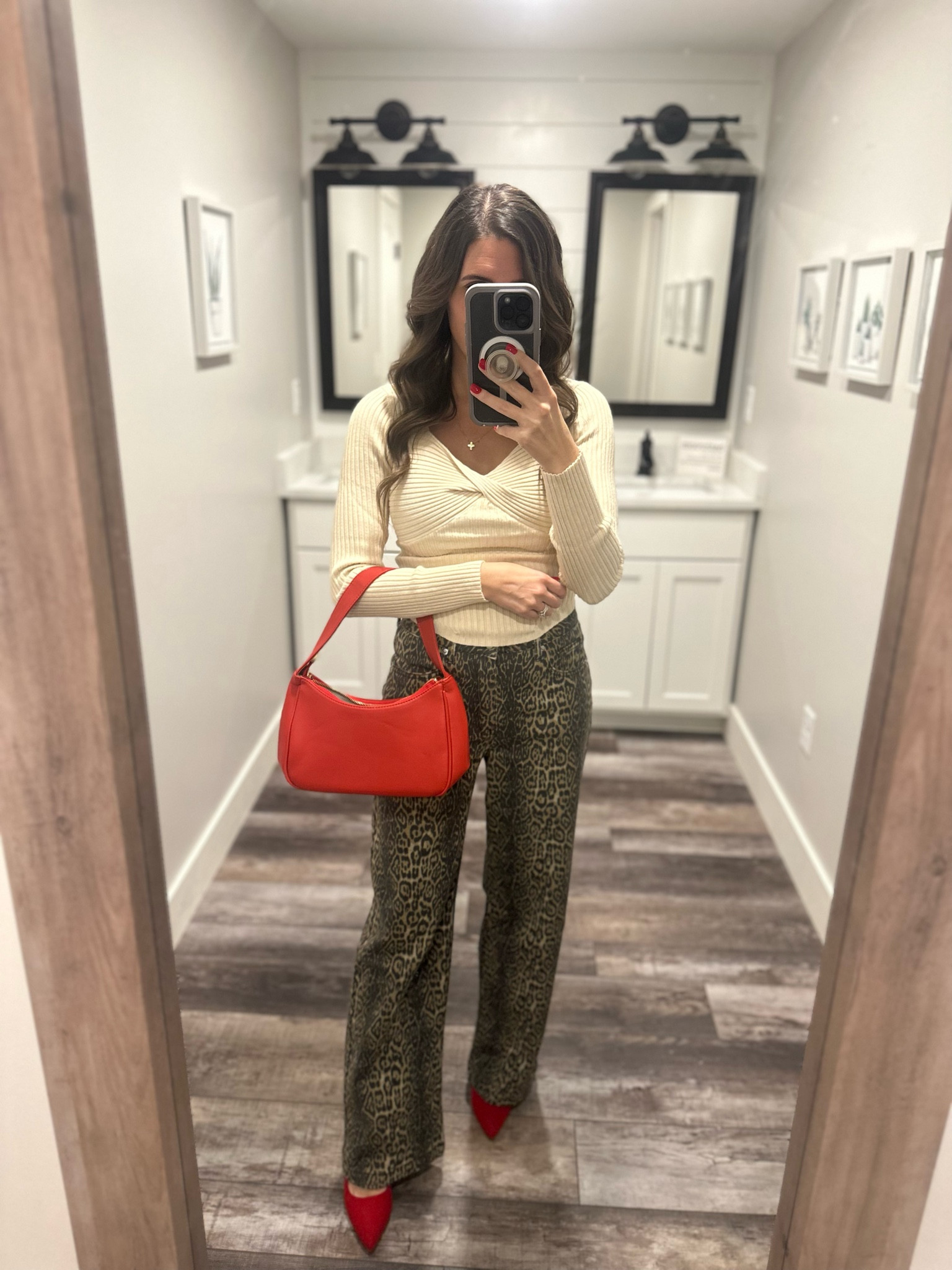 Favorite fit of the season! 😍

Christmas outfit | leopard pants | winter fit | night out

#LTKSeasonal #LTKFindsUnder50 #LTKHoliday