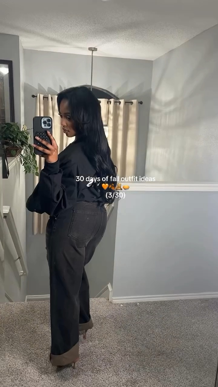 Fall outfit inspo 🧸🍂🥧 day 3 ( not doing consecutive days ) ✨ follow @simibeautyy 

OUTFIT DEETS ☁️:
Jeans @prettylittlething 
Jacket @essentials 
Tank @forever21 
Shoes @zara

#LTKFindsUnder50 #LTKBeauty #LTKStyleTip