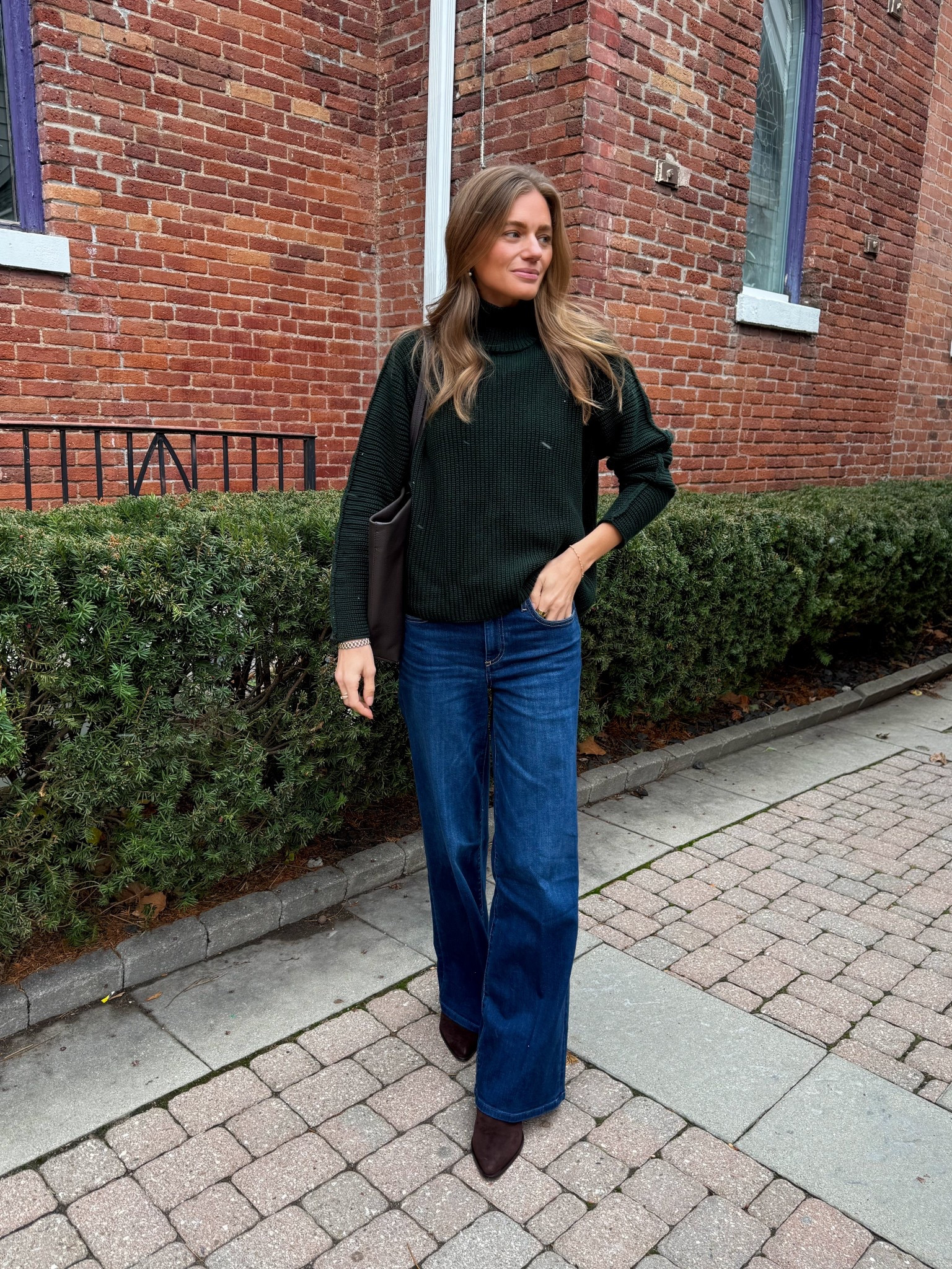 Confidence is my daily uniform, and @FrankandEileen is one of the brands that makes it effortless. Their pieces are polished, timeless, and always make me feel put together.✨ #FrankandEileenPartner and #WearLoveRepeat  