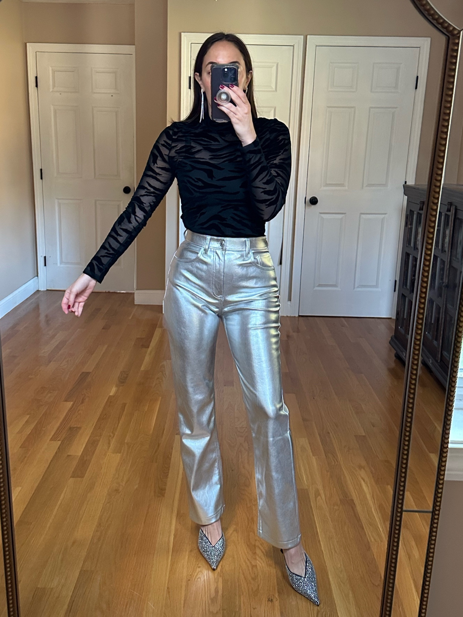 Amazon top - true to size 

Pants - true to size. Wearing a short (I am 5’3”)