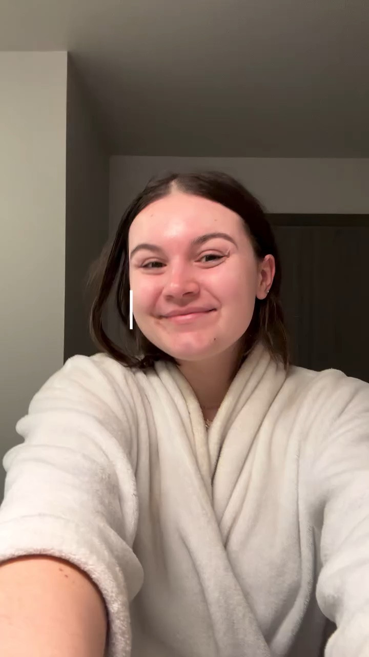 Former ballerina 🤝🏻 Nutcracker music

Happy vlogmas day 18! Finally getting into a gym routine and SO proud of myself for taking care of my mental and physical health on a consistent basis 🥹 Come along for a day of errands, work and cozy at home activities. I love a chill day like this and it’s so lovely to share it with you!

#vlogmas #vlogmas2024 #cozyvlog #dayathome #workfromhomelife #dayinmylifevlog #dayinthelifevlog

#LTKHoliday #LTKActive #LTKMidsize