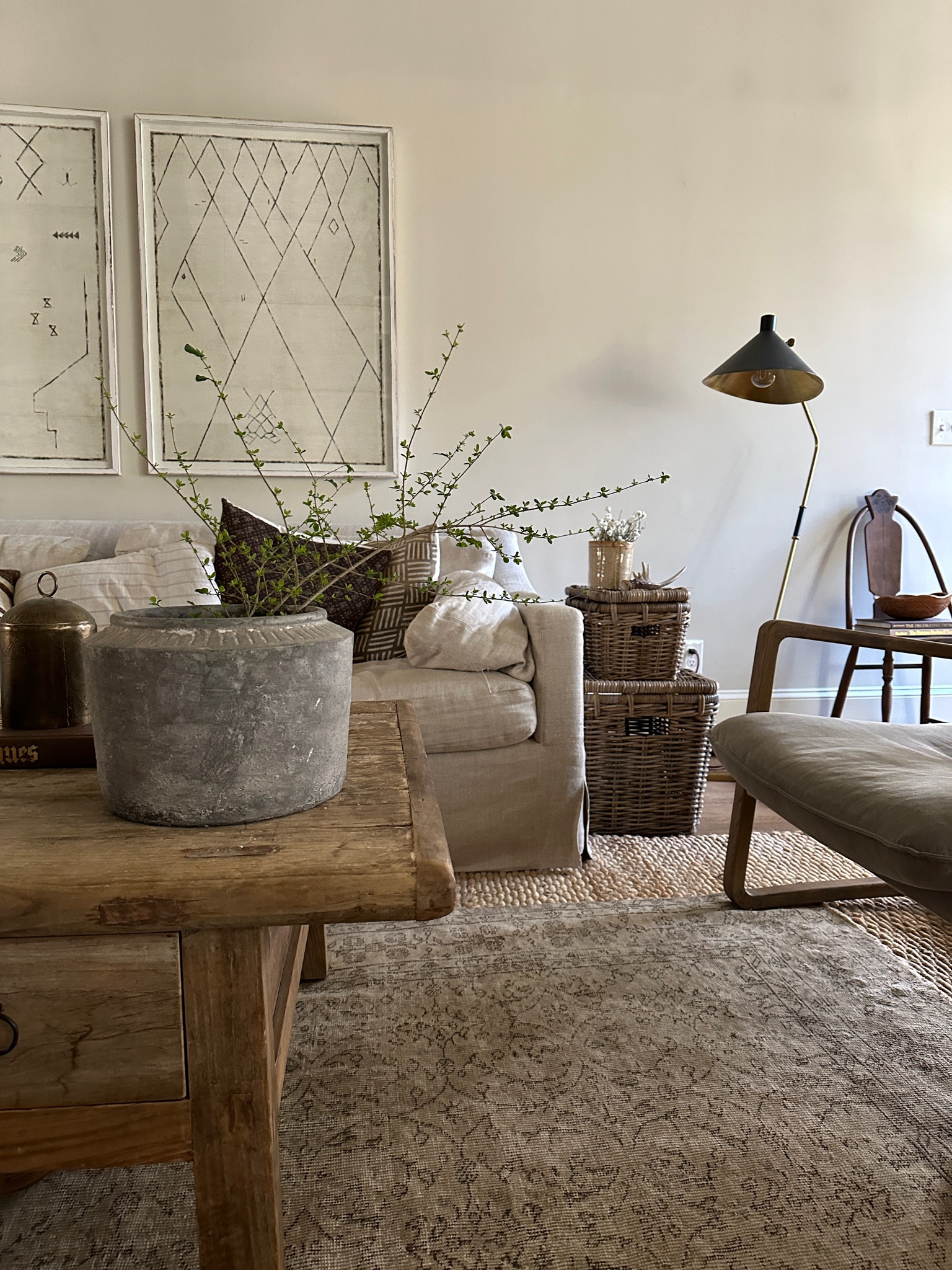 Living room decor 

Amber interiors, amber interiors style, vintage inspired, vintage, thrifted, collected, vintage rug, rugs USA, modern organic , etsy finds, neutral decor, neutral living room 

#LTKstyletip #LTKunder100 #LTKhome