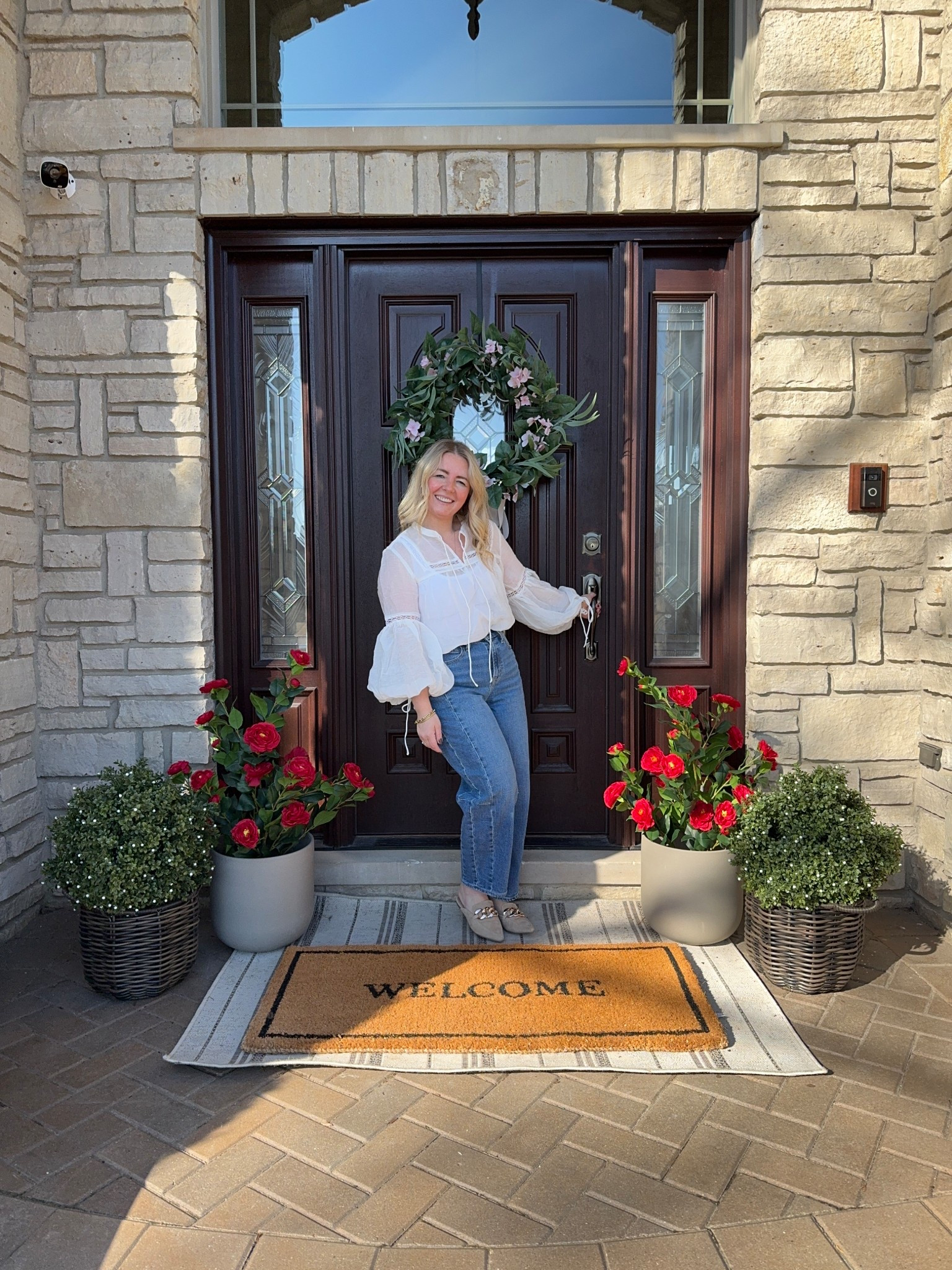 Spring outfit idea with barrel jeans! 

#LTKSpringSale #LTKHome #LTKMidsize