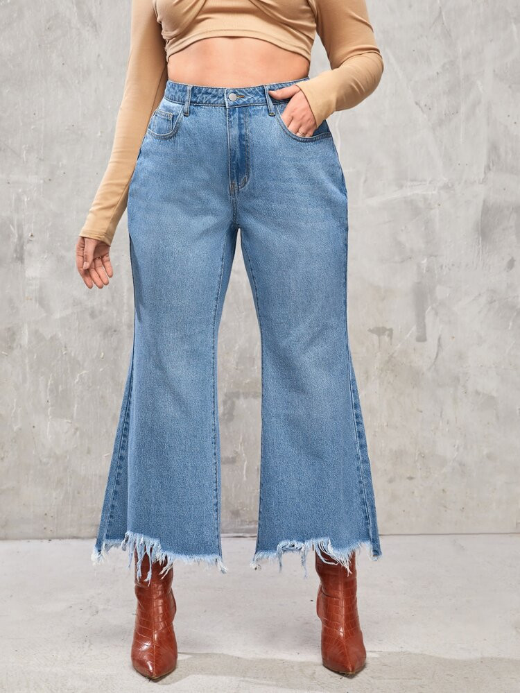 Plus High Waist Raw Trim Flare Leg Jeans | SHEIN