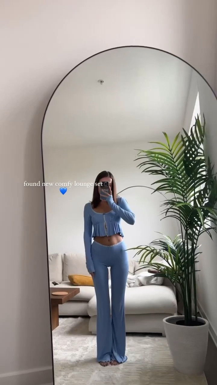Lounge set for women 🩵

#LTKU #LTKSpringSale #LTKstyletip