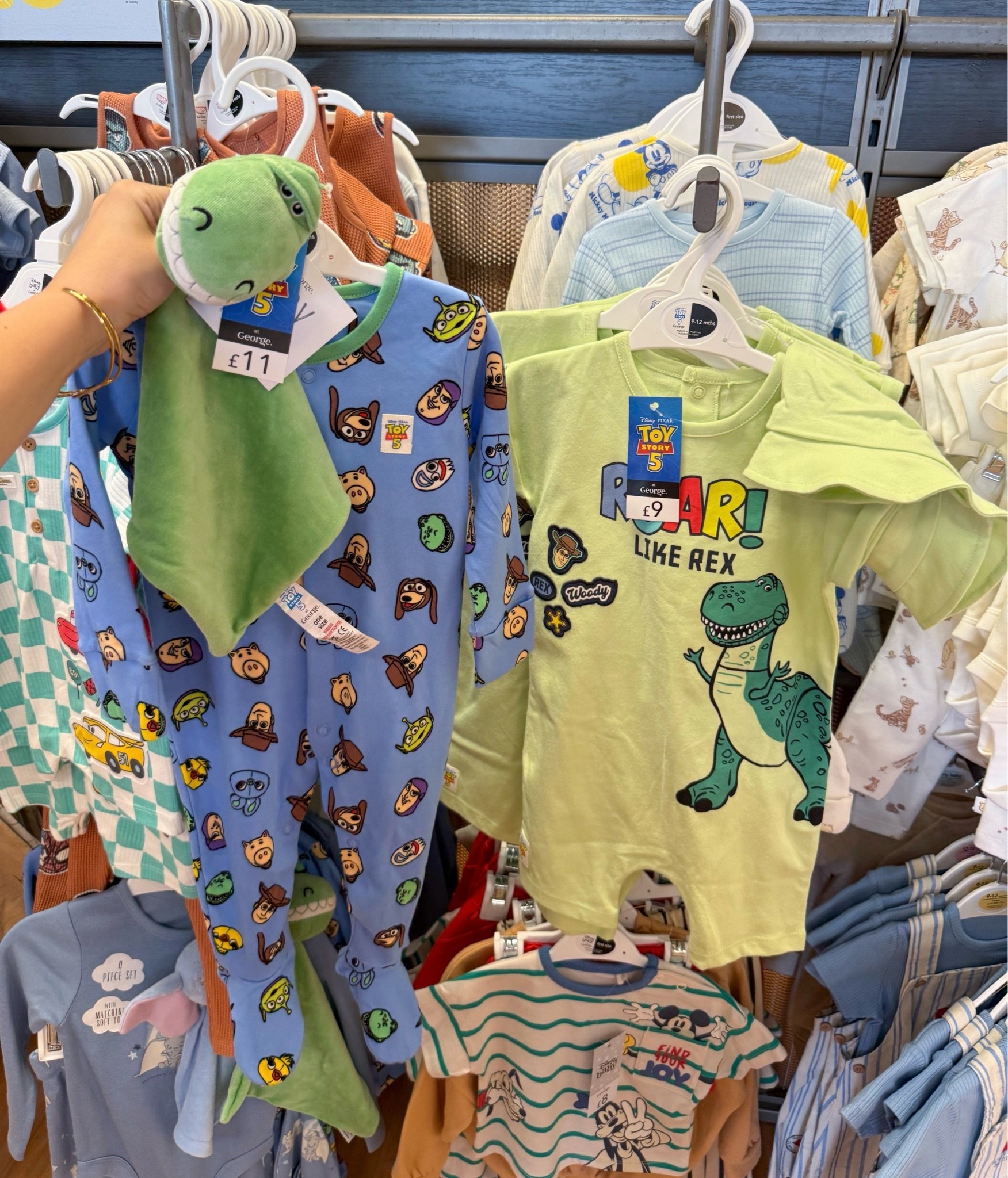 New Toy Story baby arrivals spotted in Asda! 👏🏻💚🦖💫