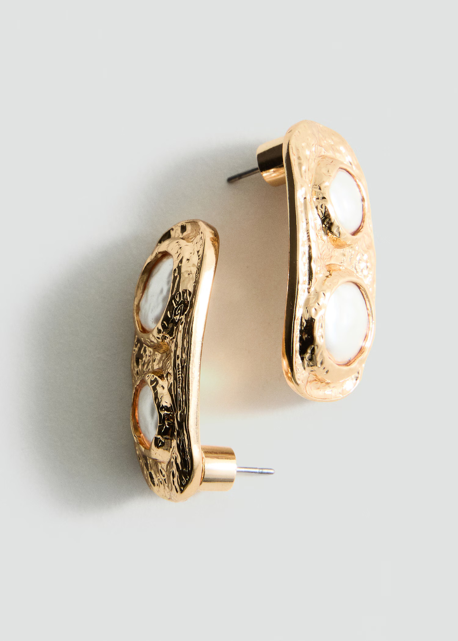 Combined textured earrings - Women | MANGO United Kingdom | MANGO (UK)