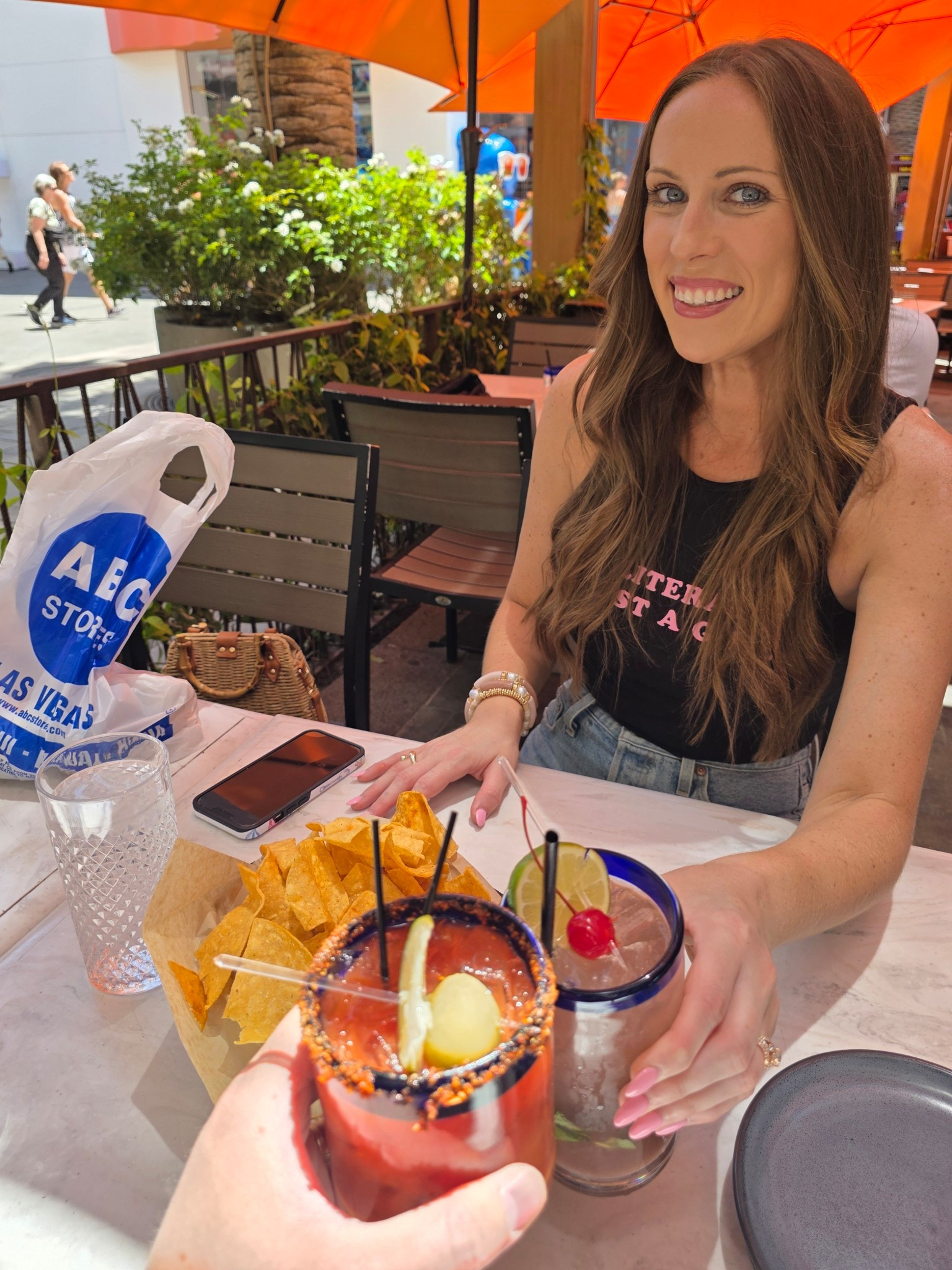 Cheers to the weekend 🎉☀️