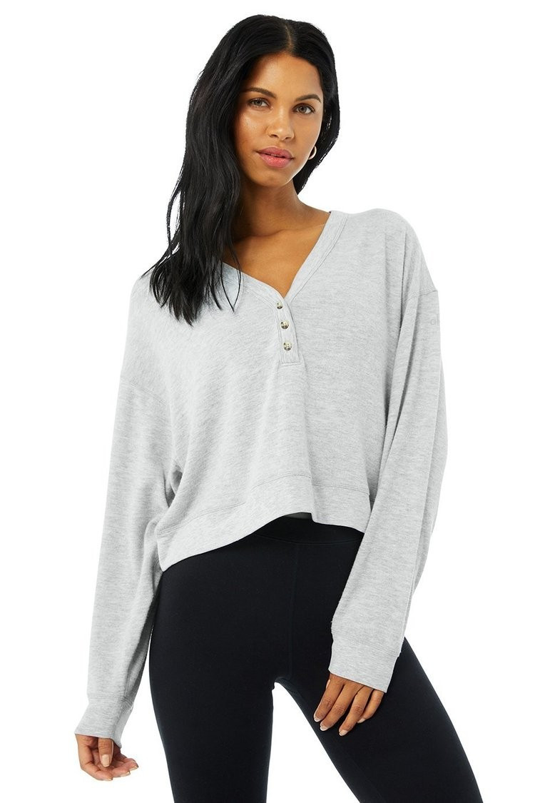 Alolux Soho Crop Henley | Alo Yoga (US)