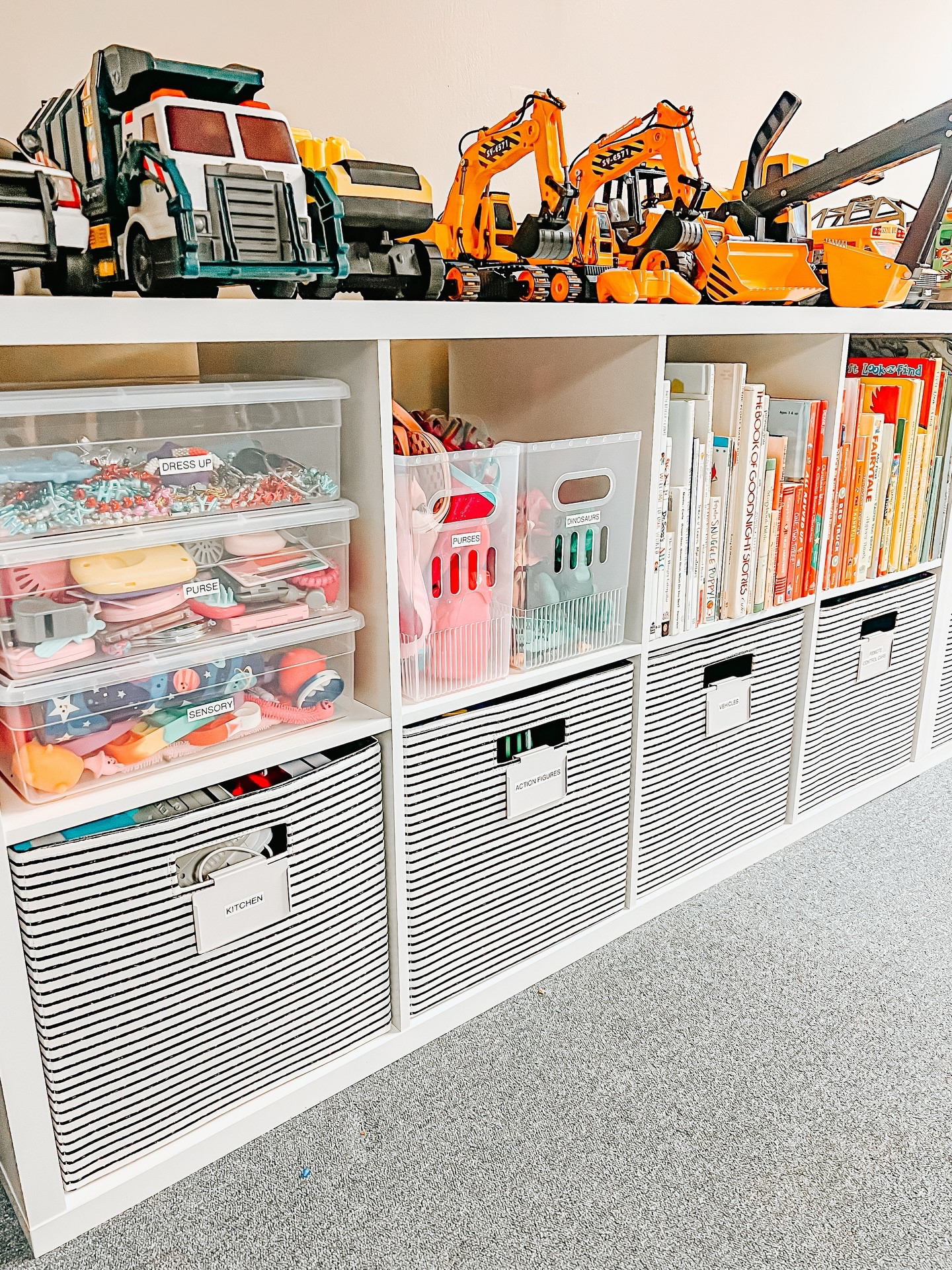 Playroom. Goals. 

A space like this is absolutely within reach, and simpler than you think. This is proof that the right system, designed by an organizer, goes a long way!

Easy to play. Easy to put away. 

🧸🪀
#organizedbyjm #playroom #toyorganization #homeorganizing #thecontainerstoreambassador