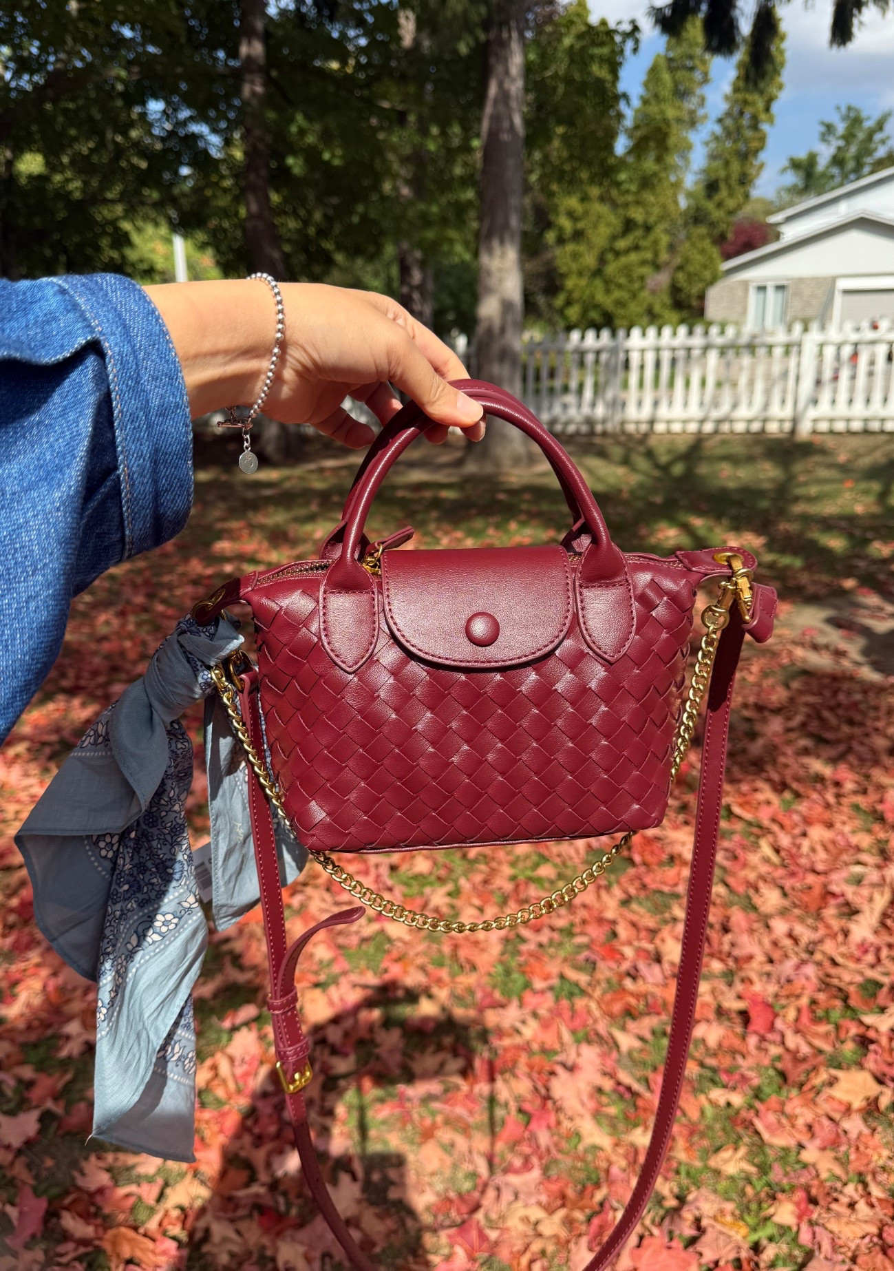My fall bag 🥰 it’s so cute and I love the woven pattern and colour. I added a chain and a scarf  

#LTKPetite #LTKStyleTip #LTKSeasonal