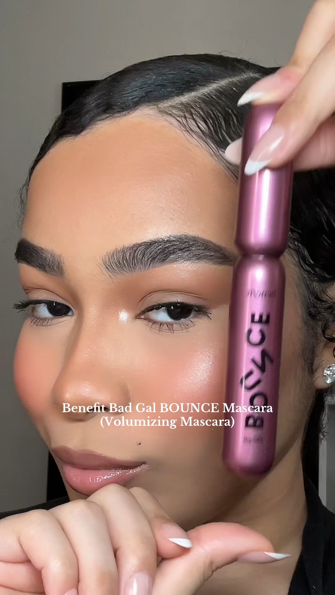 NEW Benefit Bad Gal BOUNCE
Mascara Try On Review on my short thin lashes! Get bigger, bouncier, buildable volume for fuller-looking, fluffy lashes! 

#mascara #mascarareview #mascararoutine #benefitcosmetics #BenefitClubPink #BadGalBounce #makeuptutorial #makeuptok #maquillaje

This mascara gives 24-HOUR Volume, SMUDGE-PROOF, & FLAKE-PROOF! 💜 @Benefit Cosmetics US 

Save this video for your next makeup purchase! 📌 IG/TT: SymphonyTaylor



#LTKBeauty #LTKU #LTKgrwm