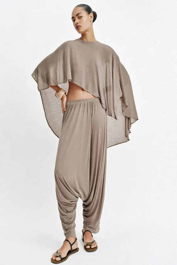 ASYMMETRIC CAPE TOP | Zara UK