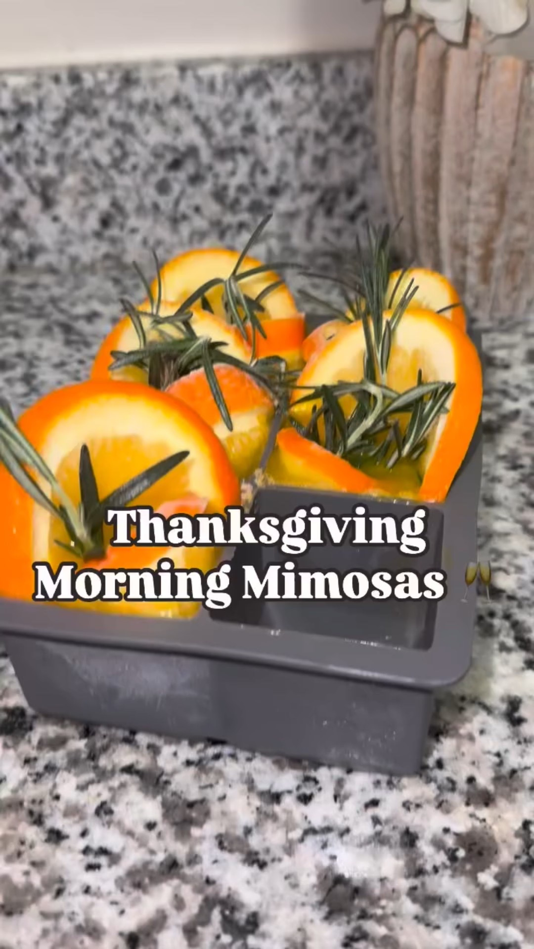 🦃What better way to start Thanksgiving Morning 🍾🍊🥂
.
✨Wishing everyone all the love, blessings and bubbles this holiday 🥂
.
#cocktails #mimosa #thanksgiving #icemolds #festivedrinks #brunch #boozybrunch #fancydrinks #entertaining #cocktailparty #holiday #holidays #festive