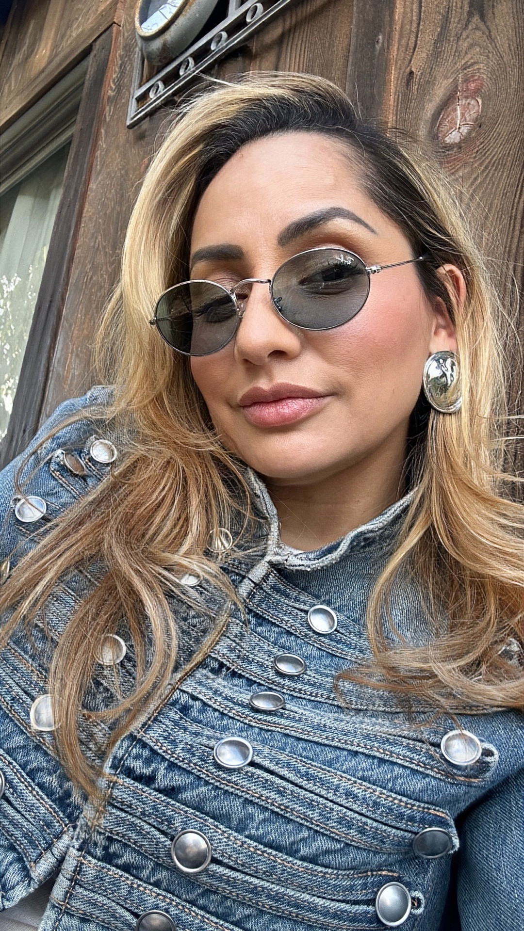 This look is all about balance — tailored stripes, a fitted top , and a statement jacket that adds character without trying too hard.
I couldn’t find the exact pieces, but I linked similar styles so you can recreate the vibe ✨

Because it’s never about the exact outfit…
it’s about how you wear it.


#LTKOver40 #LTKootd #LTKgrwm