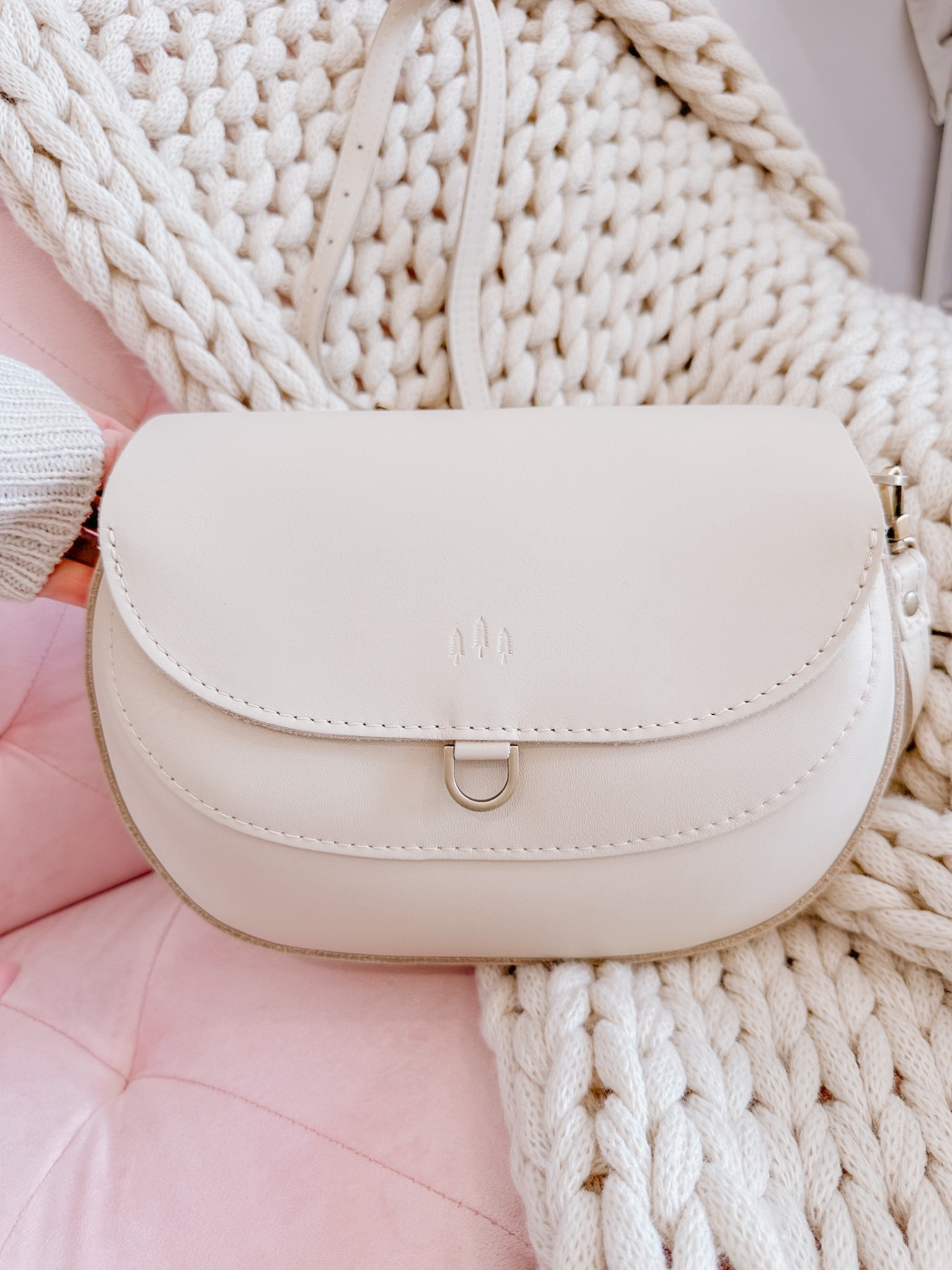 Link to 30% OFF PORTLAND LEATHER BAGS AND PRODUCTS!! This bag is the large in color BONE!

https://rstr.co/portlandleather/3568

#LTKdayinmylife #LTKFestival #LTKSaleAlert