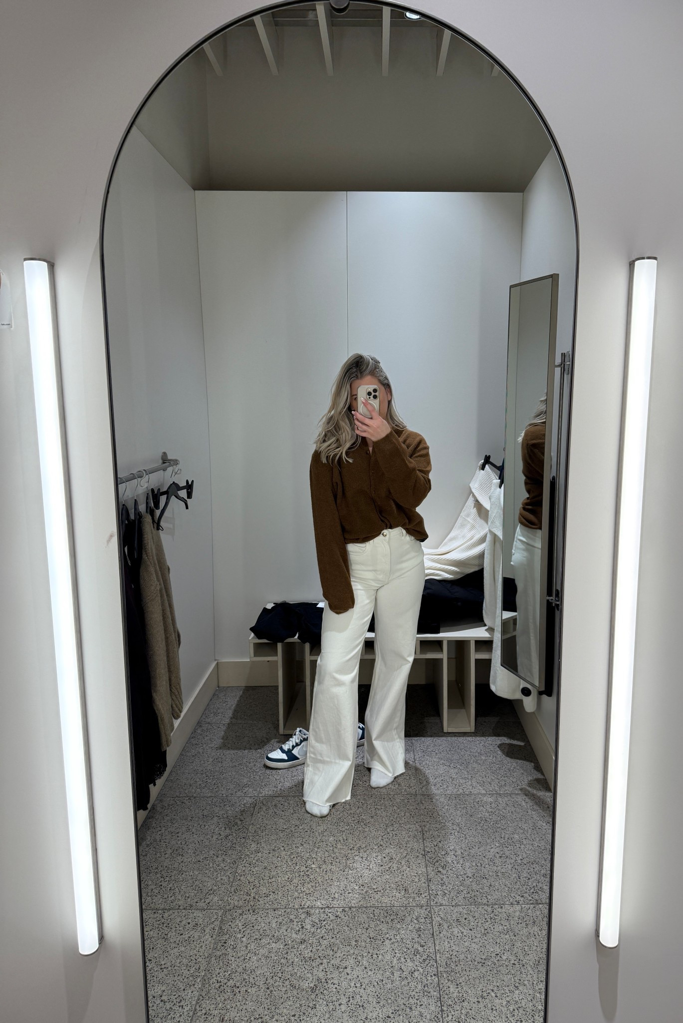 Trying on clothes at H&M yesterday & they have lots of cute stuff rn 🧸🤎

#LTKcanada #LTKjeans #LTKwinter
