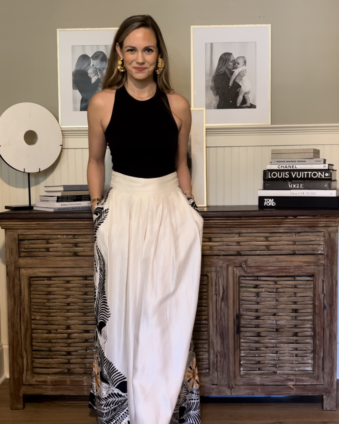 These statement pants are INCREDIBLE and so many fun ways to wear them! I get SO many compliments every time o wear them. S
High waisted, wide leg, and the fabric is SO luxe and dreamy. Wear now with a fitted tank or boxy crop top and later with a blazer, a black button down, or a black sweater! 