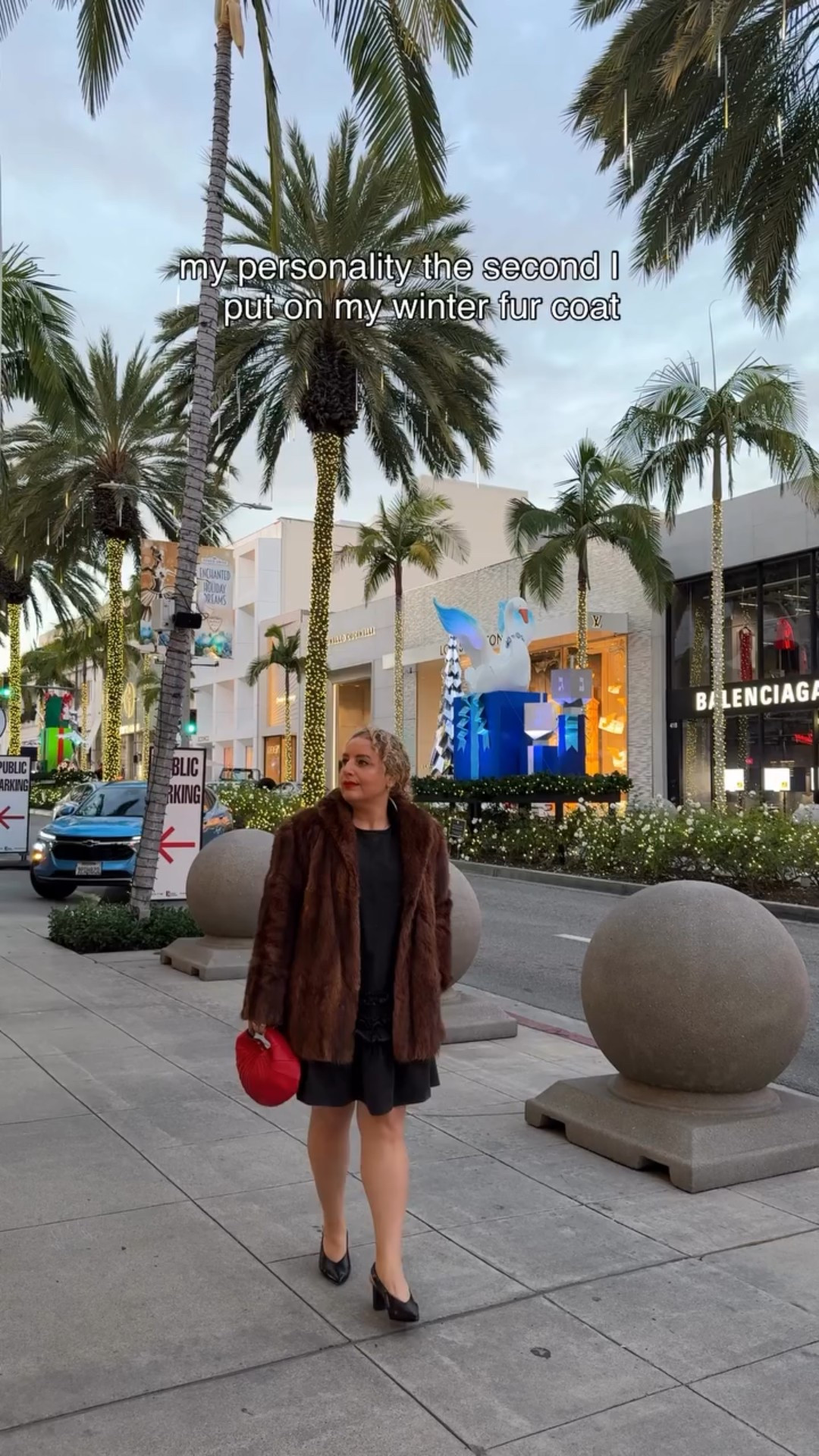 As soon as I step on @rodeodrive 
 Roundup of gut coats for winter outfit 

#fashionblogger #losangelesblogger #winteroutfitideas #furcoats #rodeodrive

#LTKCyberWeek #LTKootd #LTKHoliday