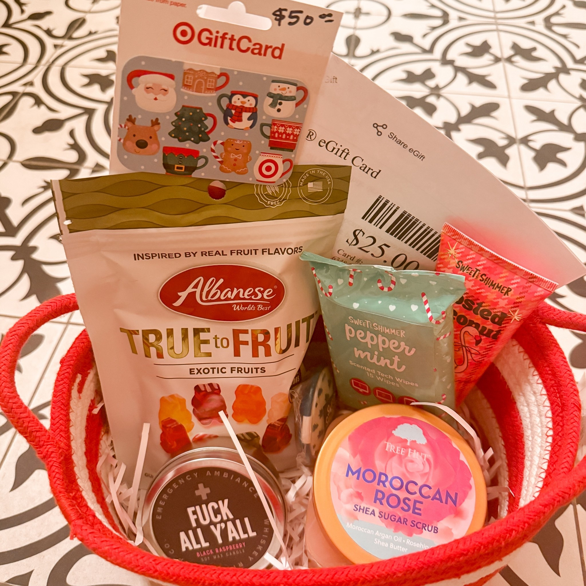 Teacher gift!
#teachergiftidea #staffgifts #goftsforher #giftsforteachers

#LTKHoliday #LTKGiftGuide #LTKmomlife