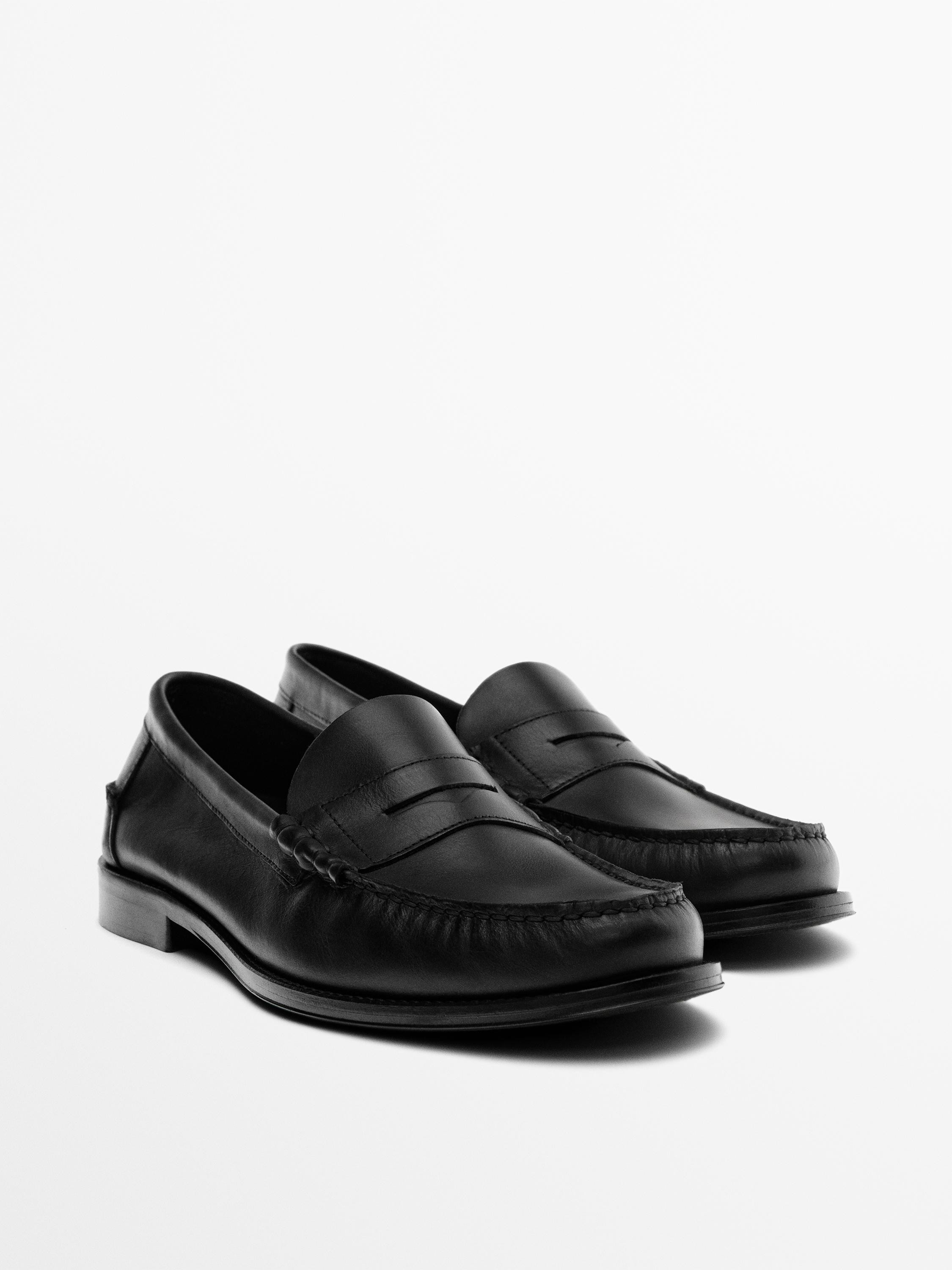 Oiled leather loafers | Massimo Dutti US