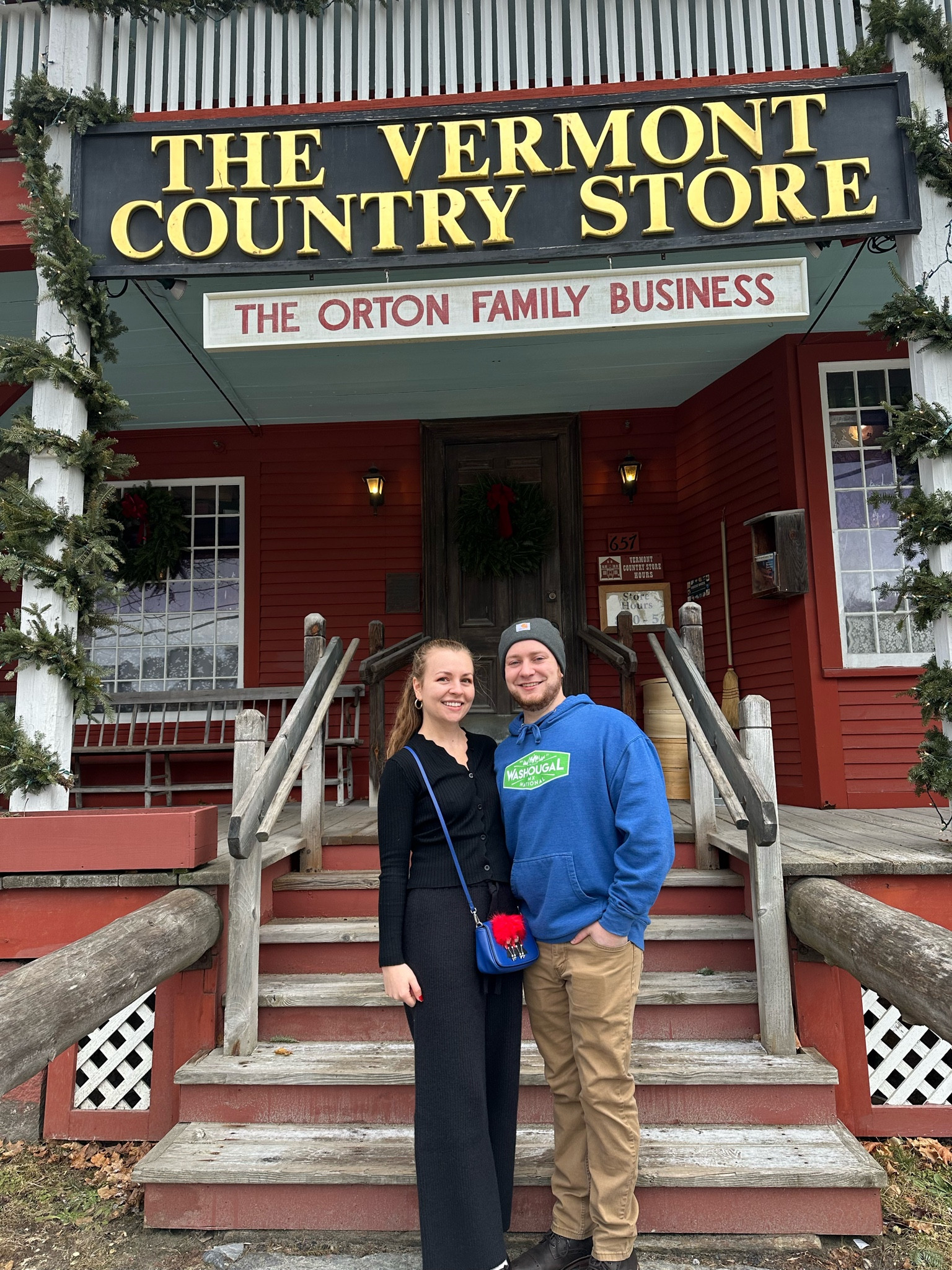 Black cozy cardigan for New England travel or apres ski. #sweater #cardigan #newengland #winterfashion 