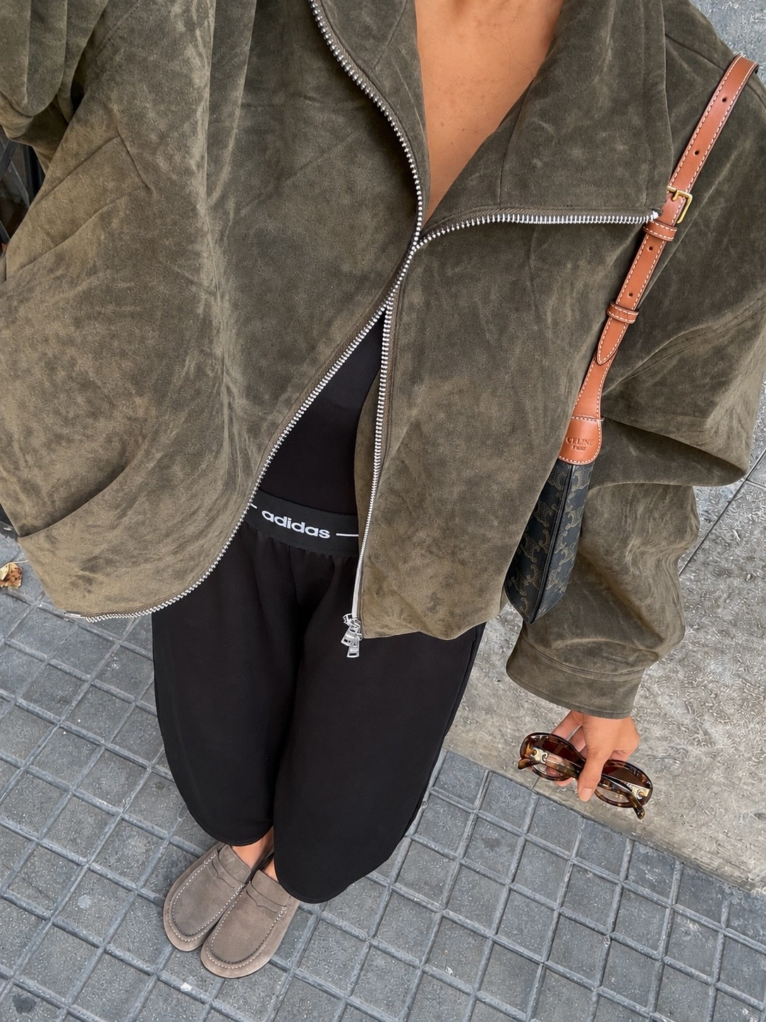 MY FAVE SUEDE JACKET🍁
Tags: autumn fall outfit mules adidas barrel joggers hyperglam cool girl city break transitional inspo Barcelona London

#LTKautumn #LTKshoes #LTKstyletip
