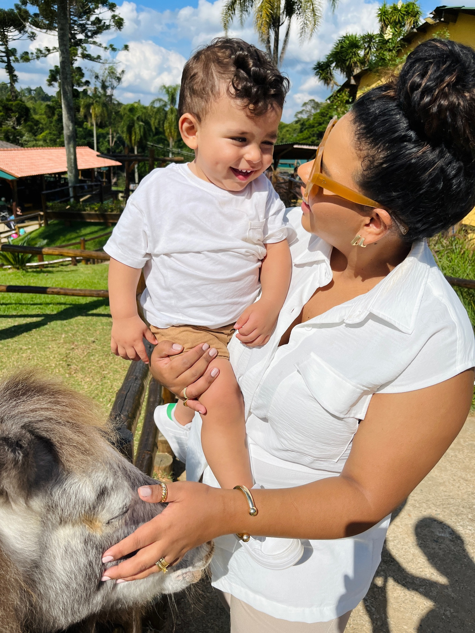 sunny day ✨🩶
.
.
#diadasmaesltk #mesdasmaesltk


#LTKbaby #LTKfamily #LTKhome