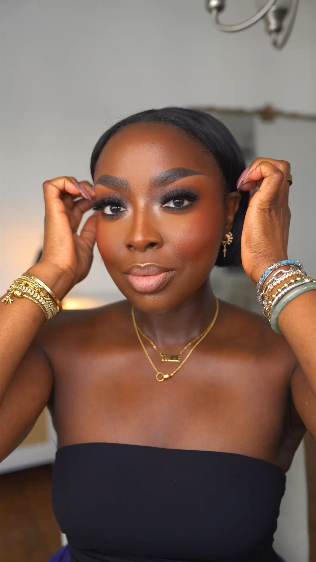 It’s all or nothing, baby! This is my make up to eat lunch with my 10-year-old in his school cafeteria. #DarkSkinMakeup #Makeup #FullGlam