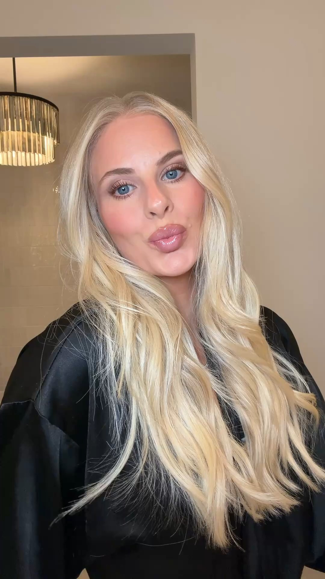 Winter makeup routine! #kathleenpost

Winter beauty, makeup tips

#LTKBeauty #LTKmorningroutine #LTKSeasonal