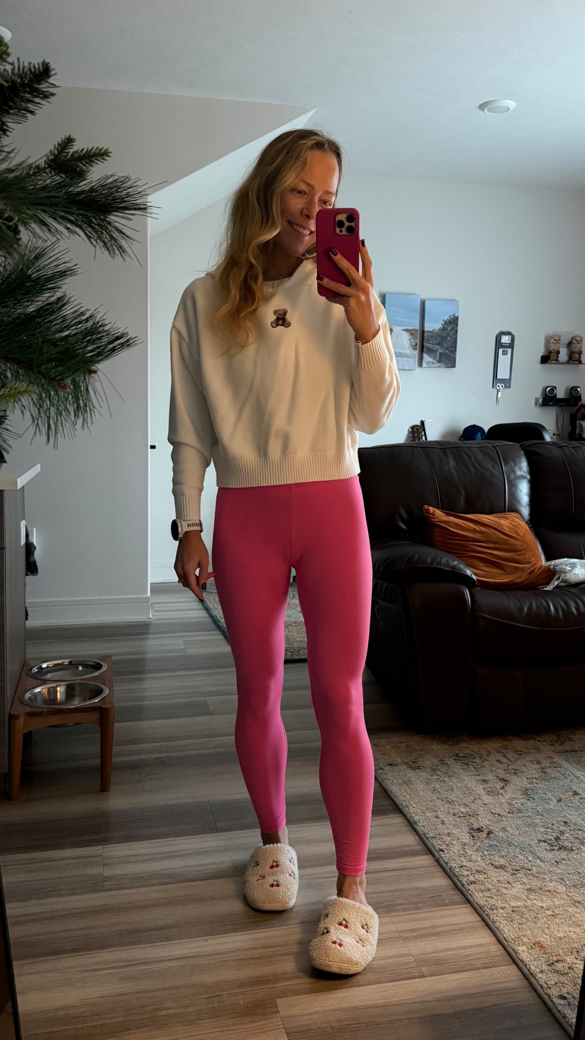 Cozy morning energy. White teddy-embroidered sweater, bright pink leggings, and fluffy slippers — comfort meets color. Perfect combo for slow mornings and relaxed home days.

#ltkloungewear #cozyoutfit #morningroutine #athleisurestyle #ltkeveryday #pinkleggings #cozyvibes #ltkwinter #stayathomeoutfit #ltklifestyle #casualstyle #comfortlook

#LTKActive #LTKHome #LTKStyleTip