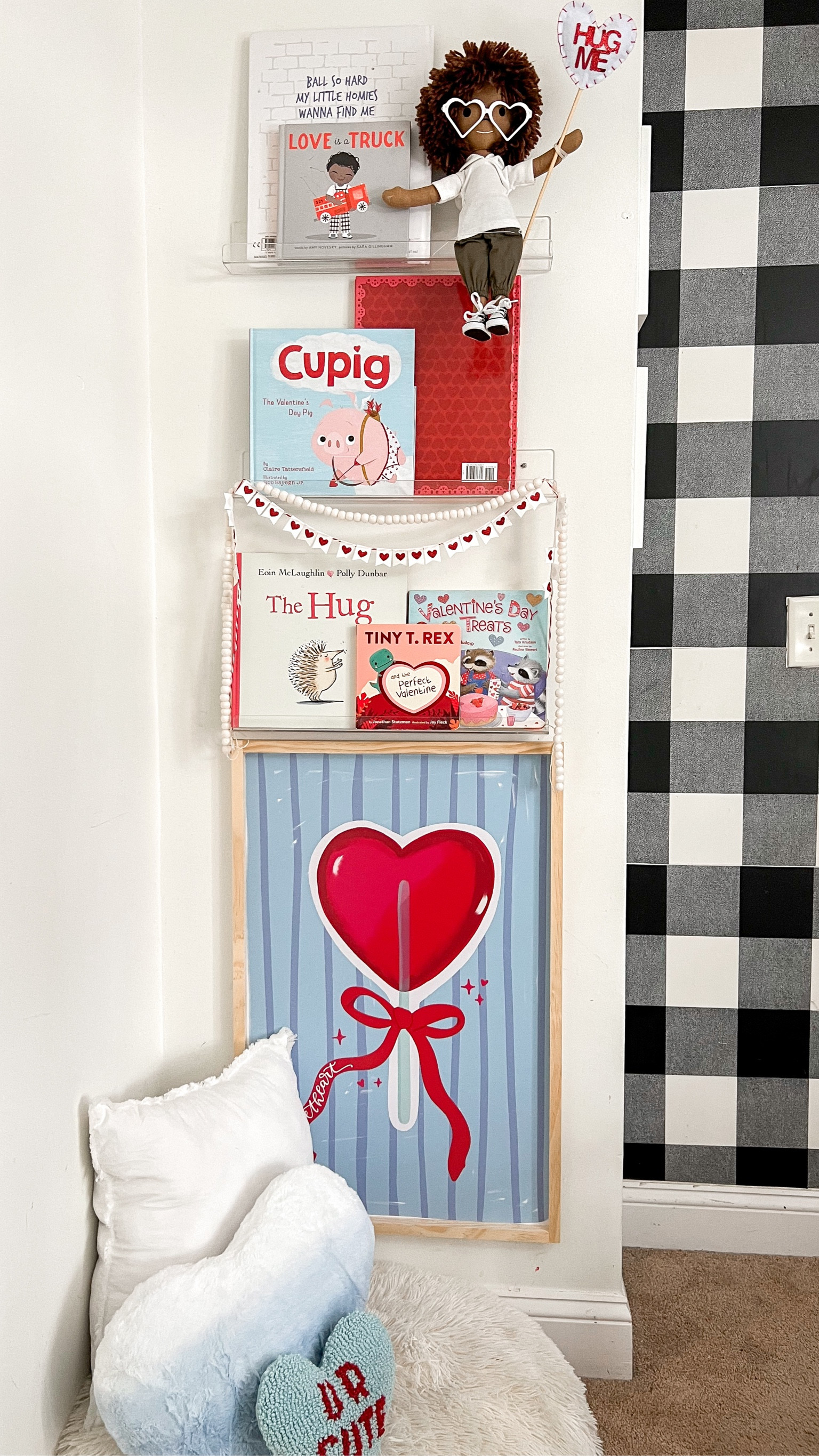 Valentine’s book shelves ❤️

#LTKHome #LTKSeasonal #LTKKids