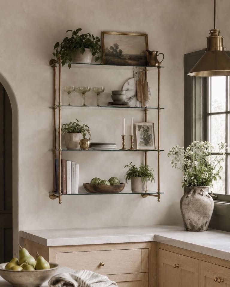 I’ve looked for years for a dupe for the viral designer brass wall shelf & FINALLY found one that’s currently on sale!!!!!!!! It is adjustable / can use as many shelves as you want and it goes up to 52” height! 🚨🏃‍♀️🚨🏃‍♀️