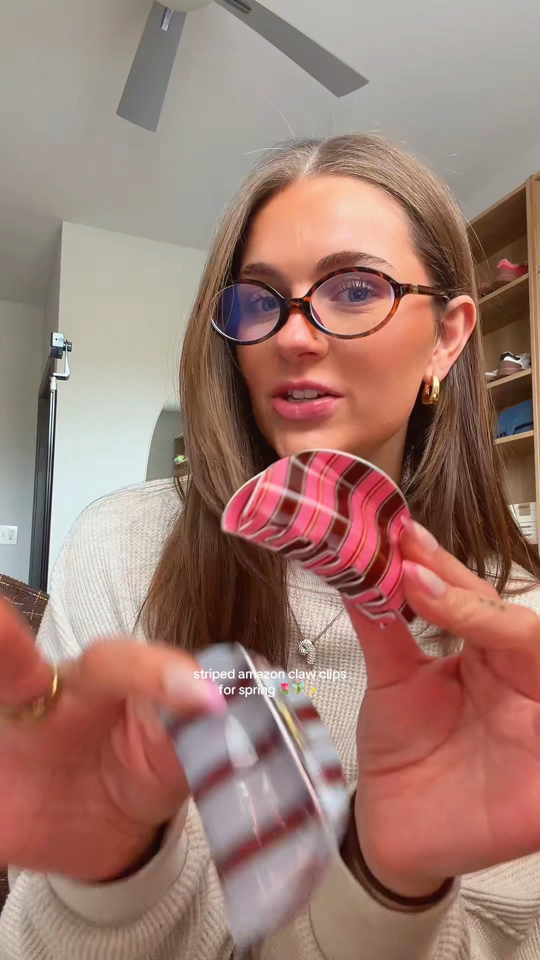the cutest $8 striped claw clips from amazon 🌷✨🧚 

#LTKSaleAlert #LTKBeauty #LTKValentine