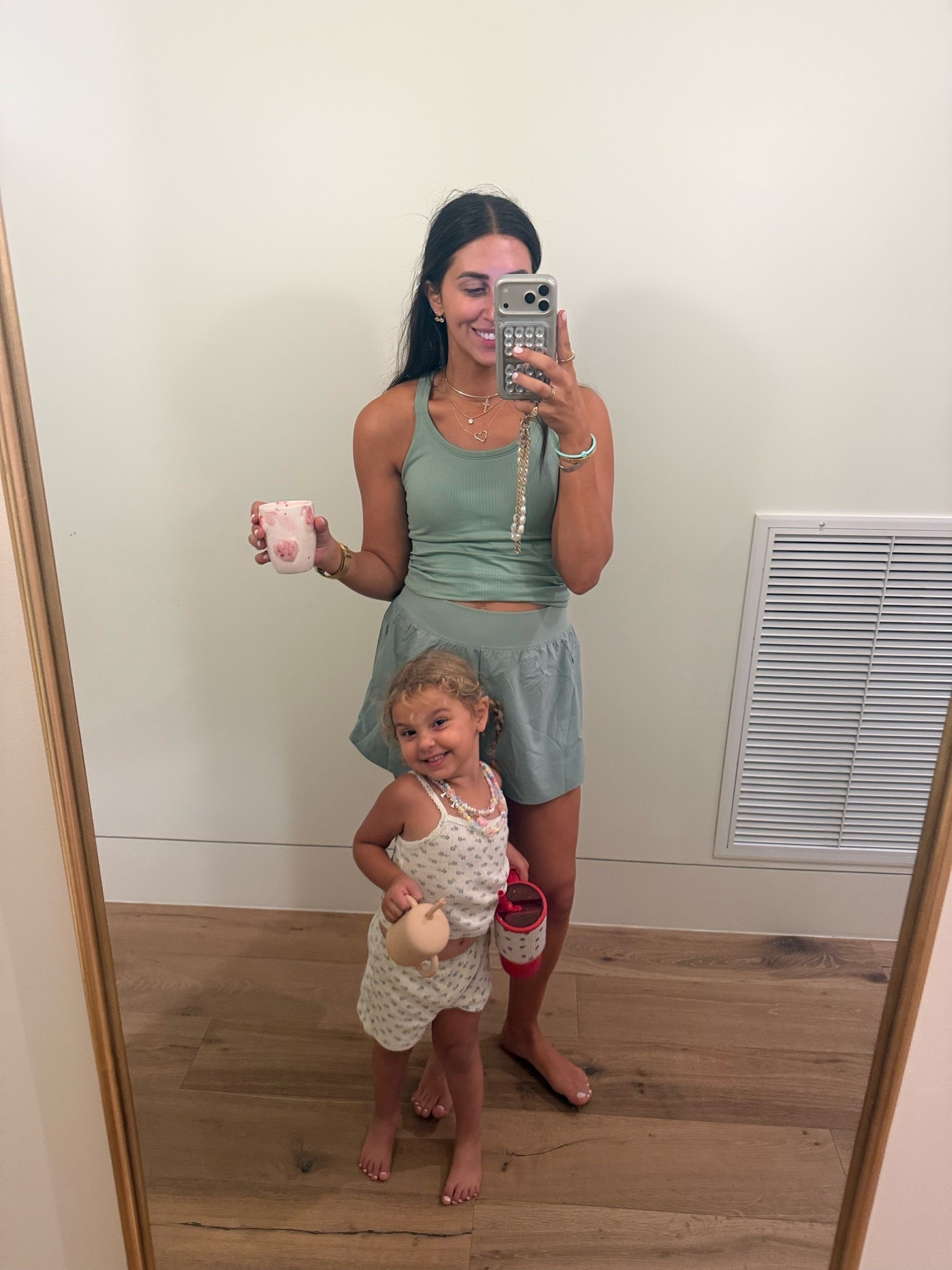 This Amazon set feels luxxxeee! My favorite brand 🤍✨

Top : medium 
Bottom: large 

Dressupbuttercup.com #dressupbuttercup #dederaad

#LTKootd #LTKmomlife #LTKSeasonal