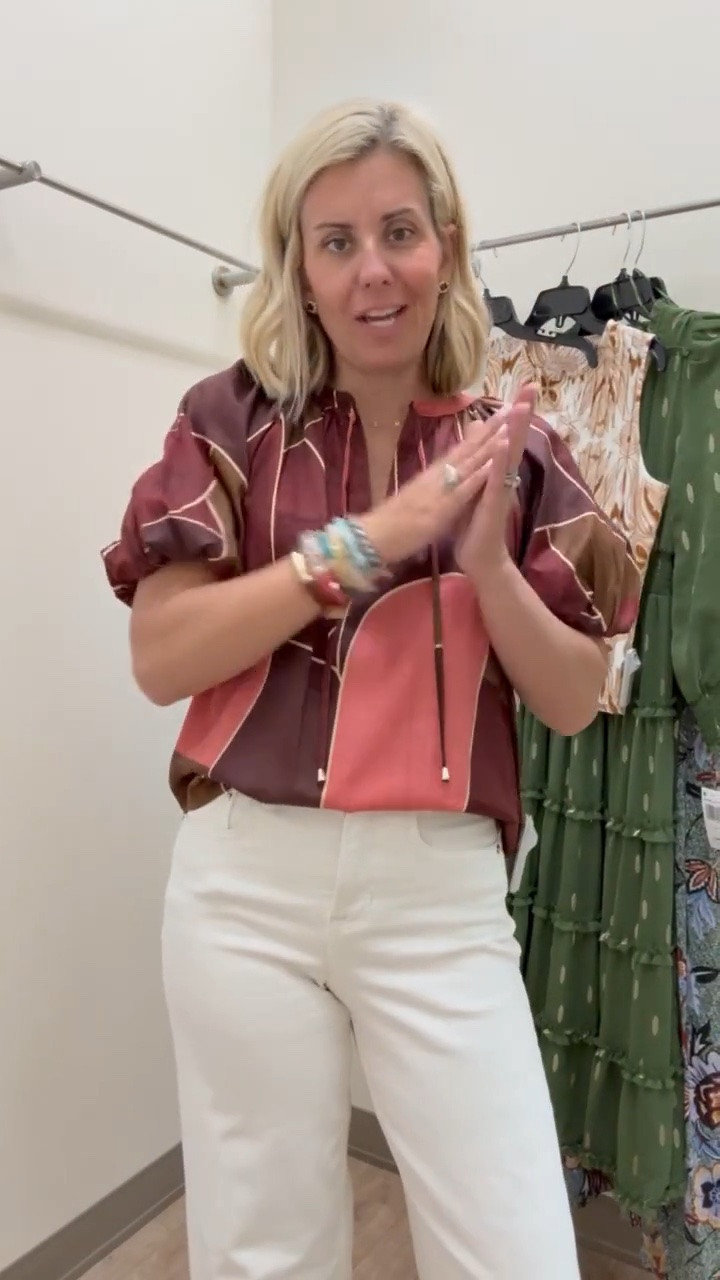 This is the perfect top to now and later. I’m in XS top and XS petite jeans. 

*code Catherine20 at Allie  + Bess


#LTKdayinmylife #LTKootd #LTKmomlife