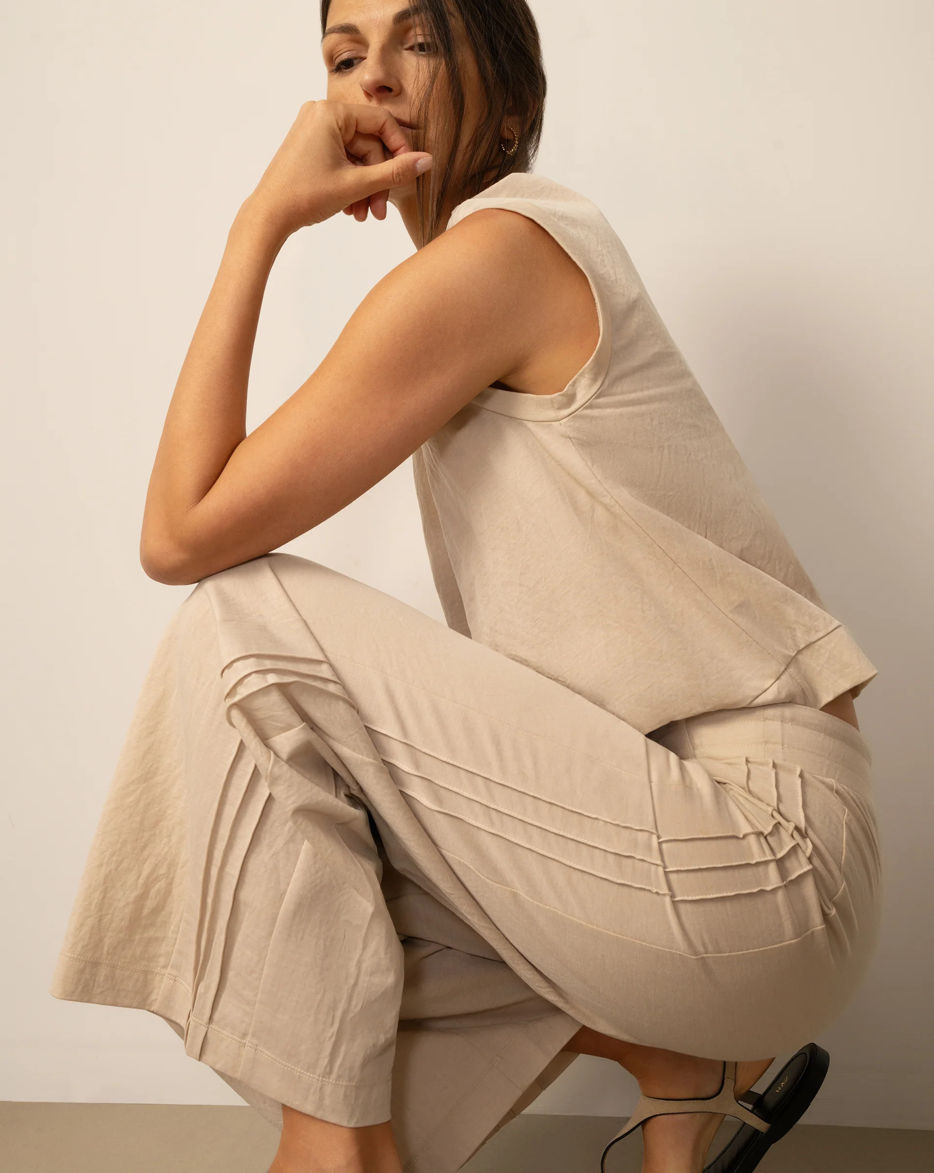 Women's Pintuck Wide Leg Cotton Lawn Pant in Feather Gray | Feather Gray | Cable & Gauge