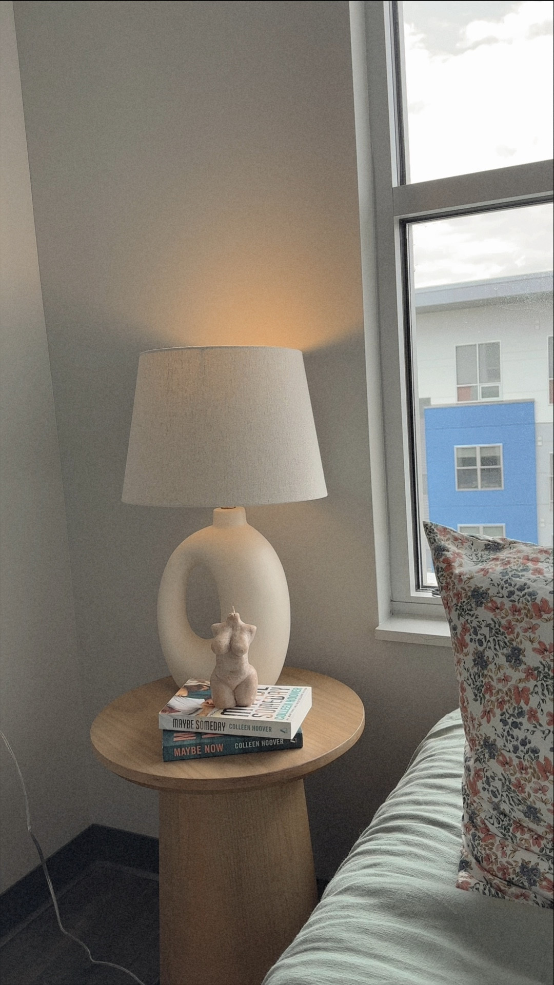 Loving my little night stand! #neutralhomedecor #scandinaviandesign

#LTKFind #LTKunder100 #LTKhome