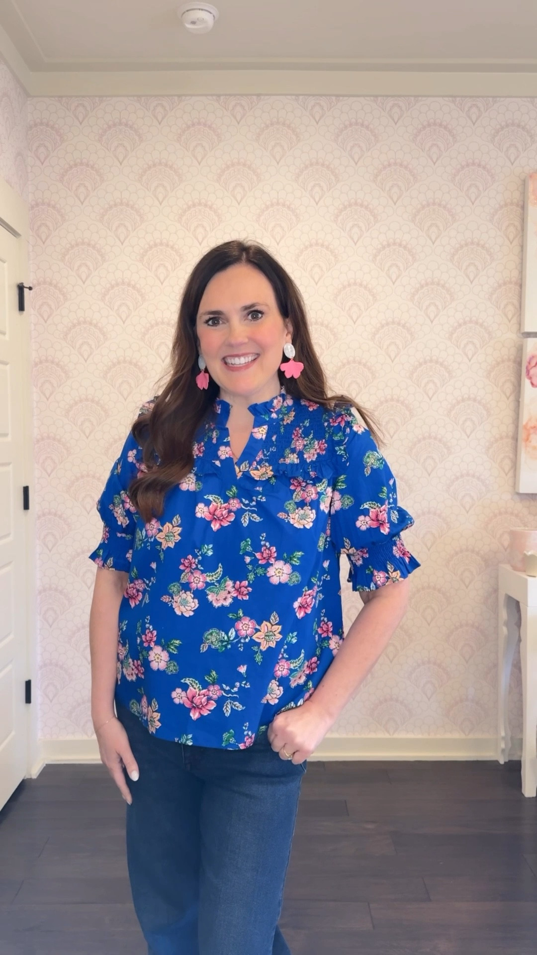 A super flattering spring top in the perfect shade of blue? AND it’s on clearance? Immediately adds to cart!



#LTKSaleAlert #LTKgrwm #LTKootd