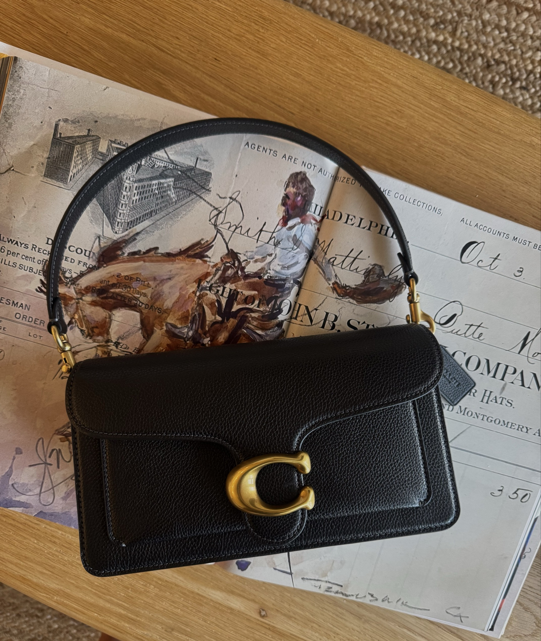 The perfect bags from @coach, whether for yourself or a gift this season! 🎄✨👜

#coachny #coachpartner
