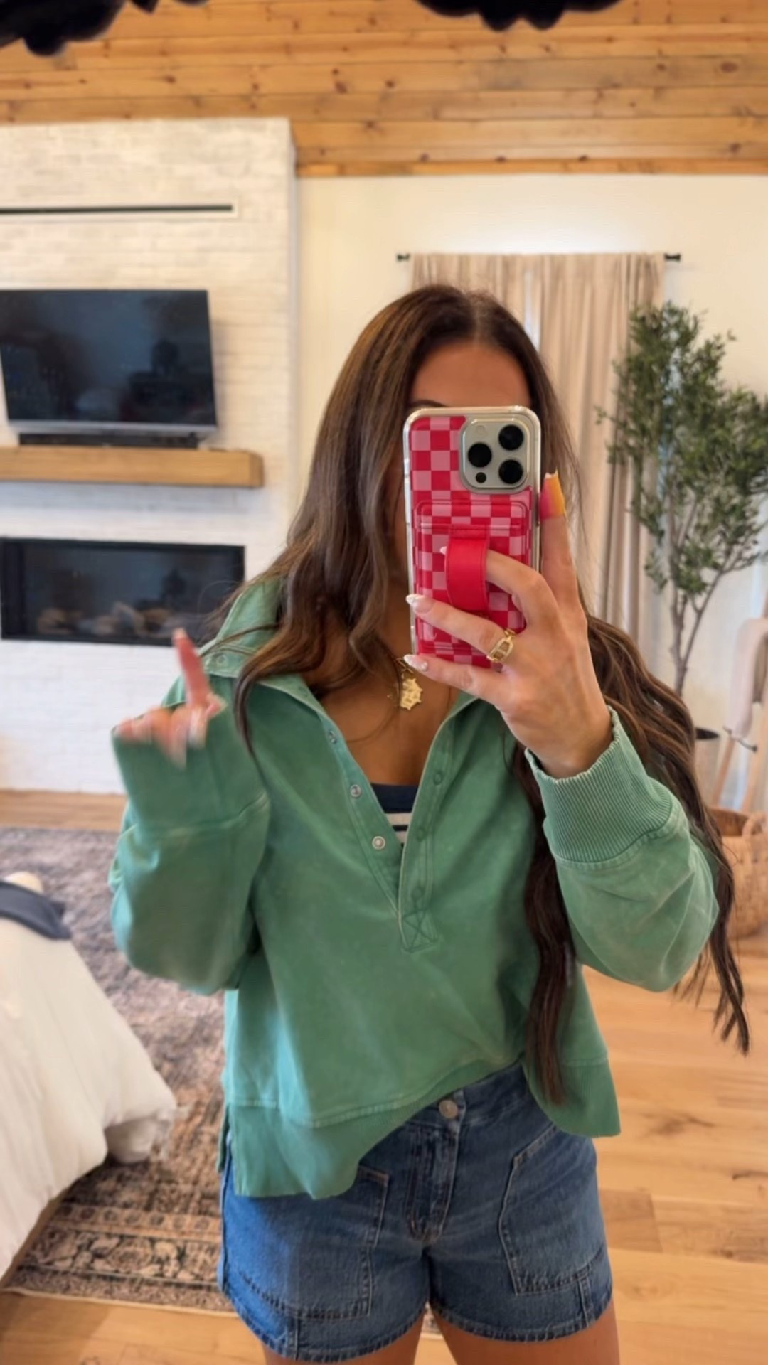 Green cropped pullover + high-rise mom shorts 💚

The perfect casual spring layering outfit — lightweight pullover, flattering denim shorts (size 4), and easy neutral slides.

Everything linked here 🤍

#LTKSaleAlert #LTKgrwm #LTKmomlife